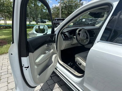 2020 Volvo XC90 Momentum