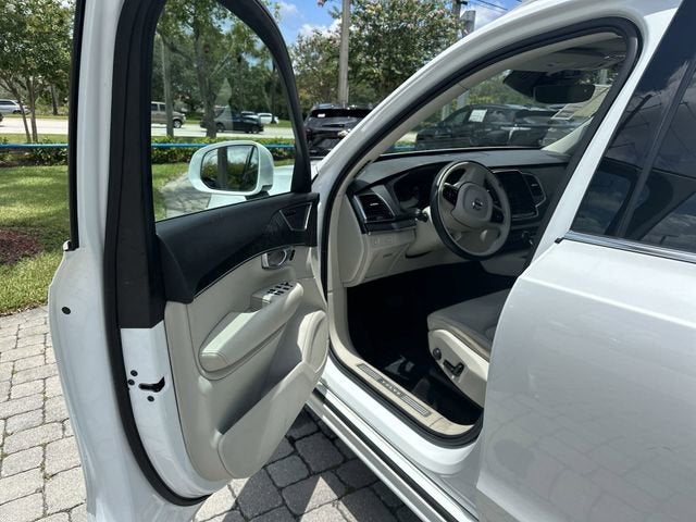 2020 Volvo XC90 Momentum