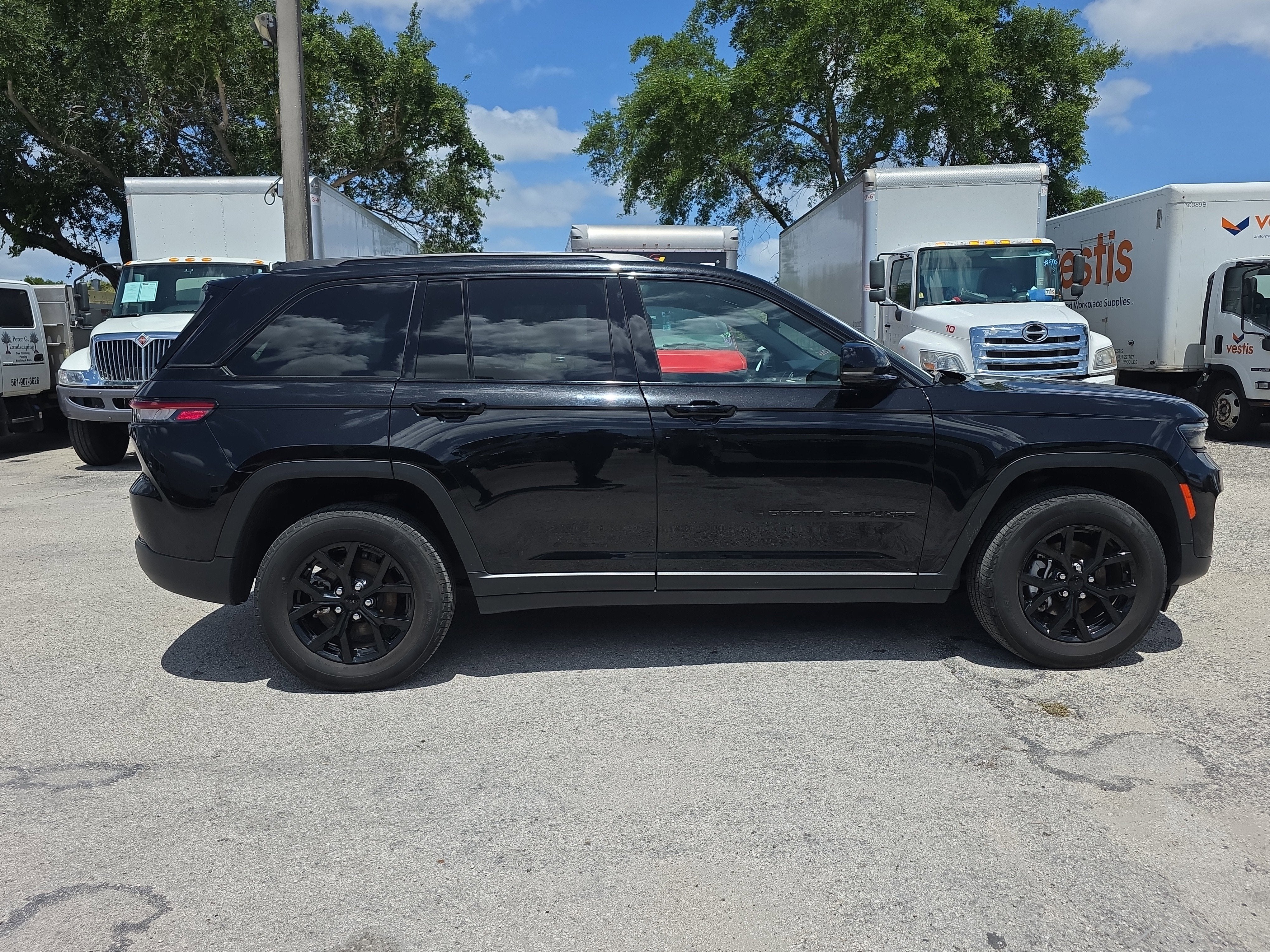 2024 Jeep Grand Cherokee Altitude