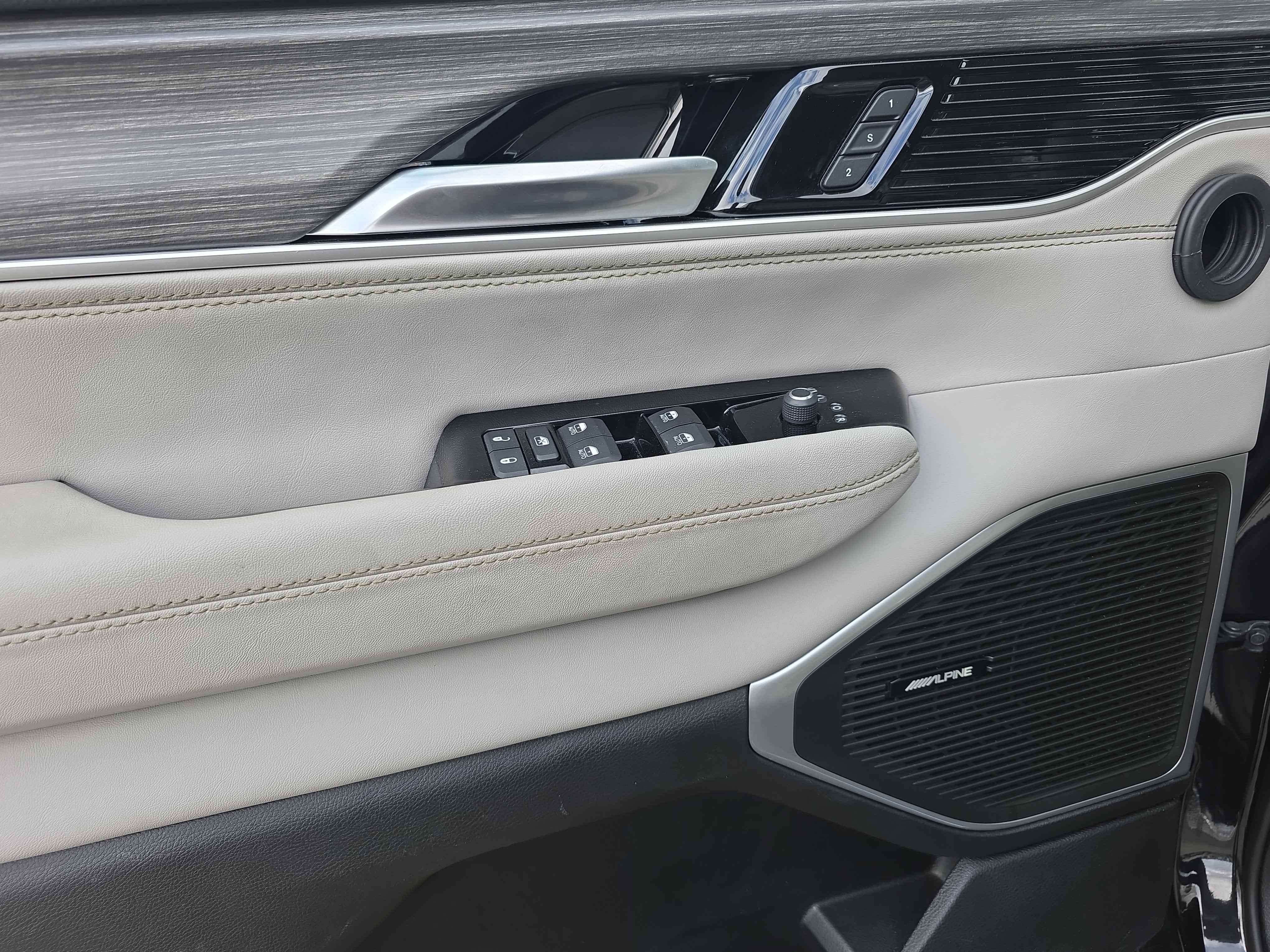 2024 Jeep Wagoneer L Series III