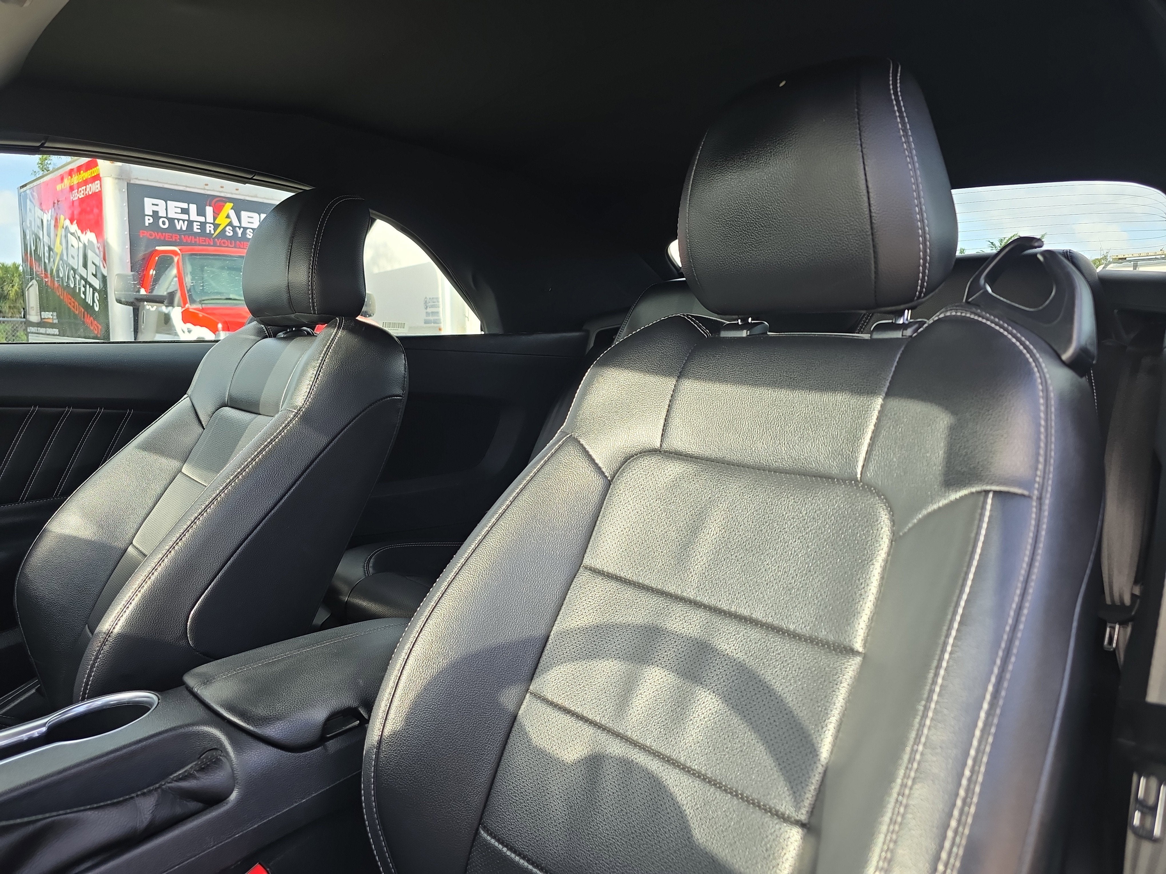 2022 Ford Mustang EcoBoost