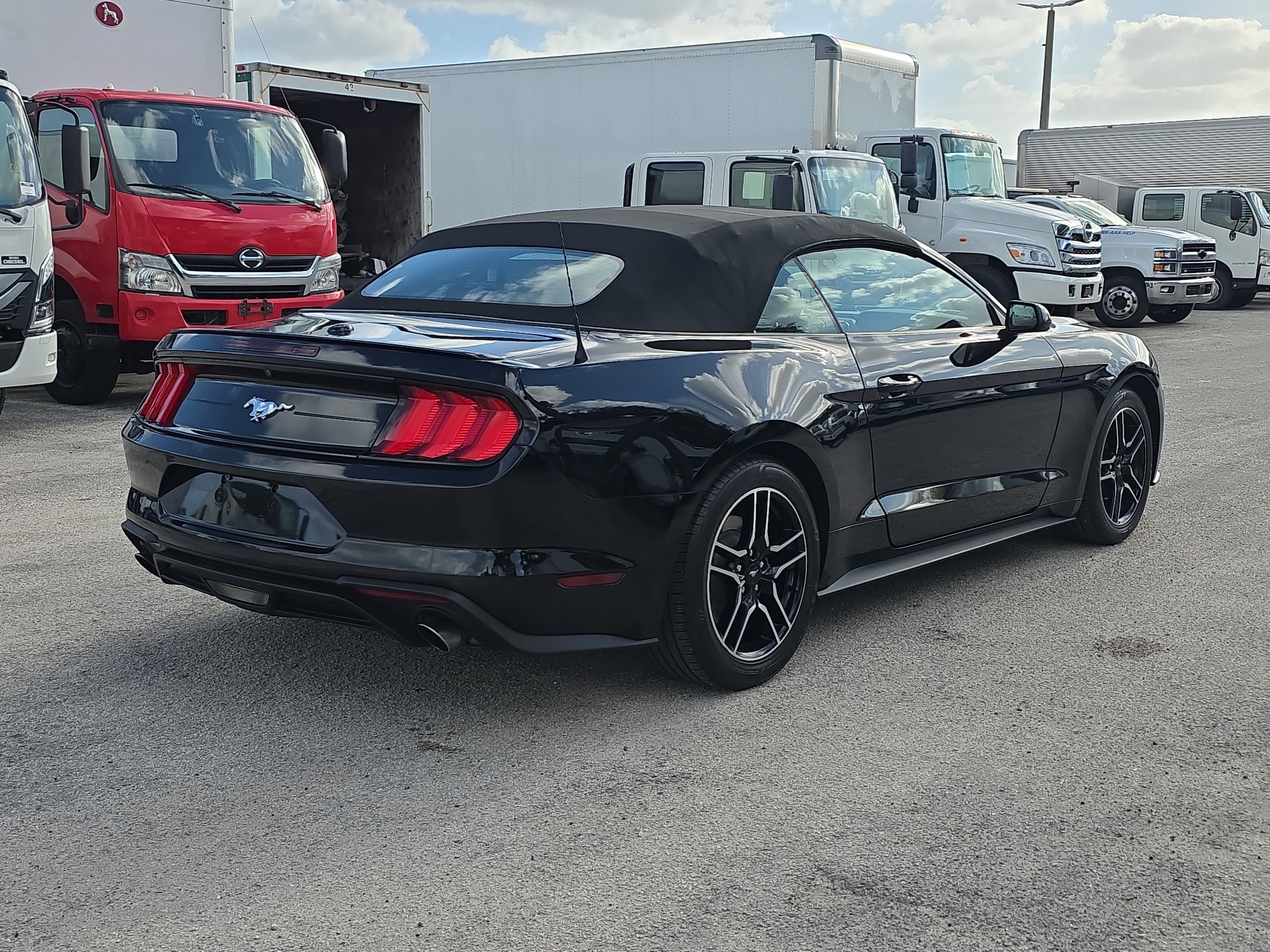2022 Ford Mustang EcoBoost