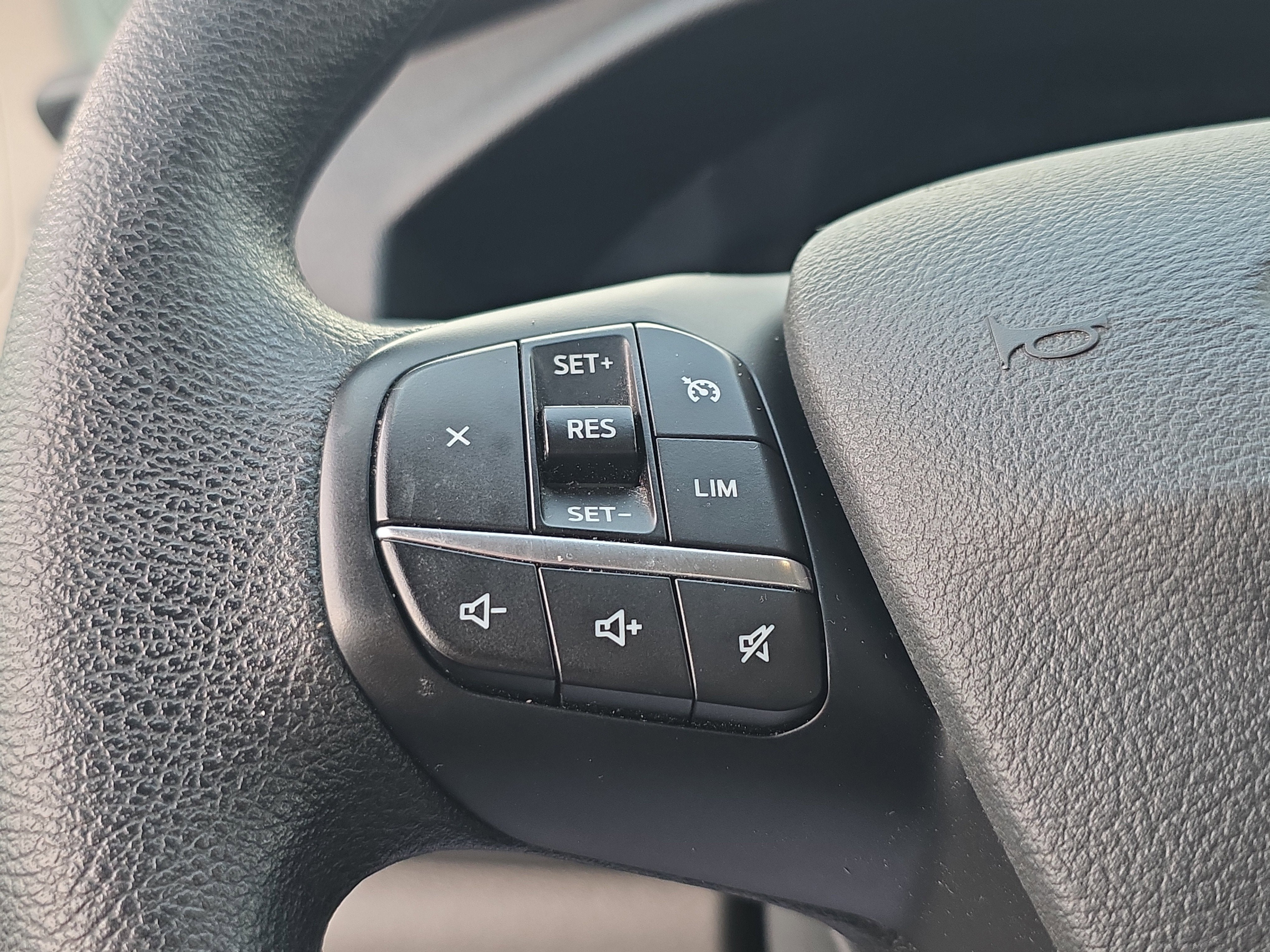 2024 Ford Transit Passenger Wagon XL