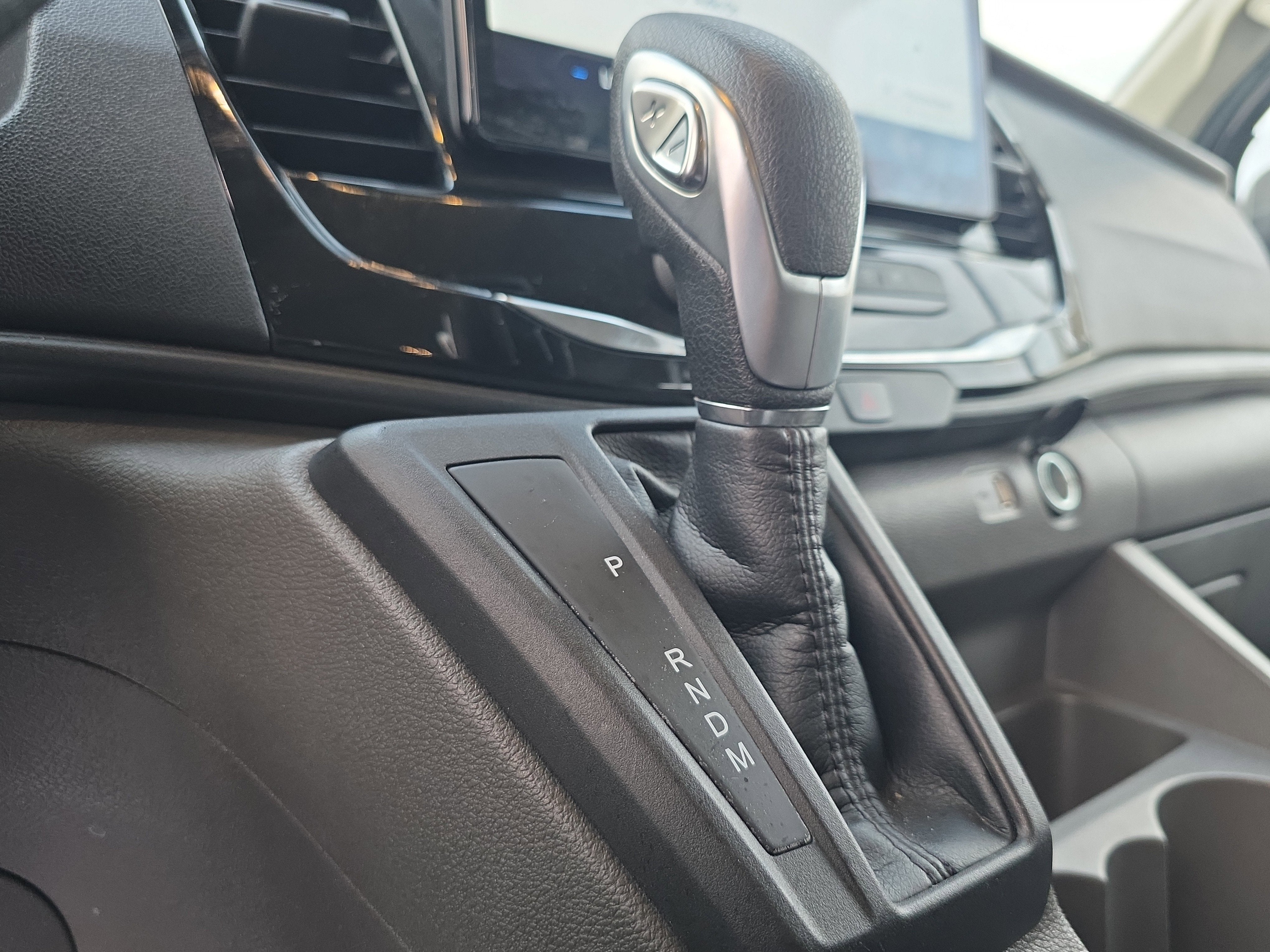 2024 Ford Transit Passenger Wagon XL