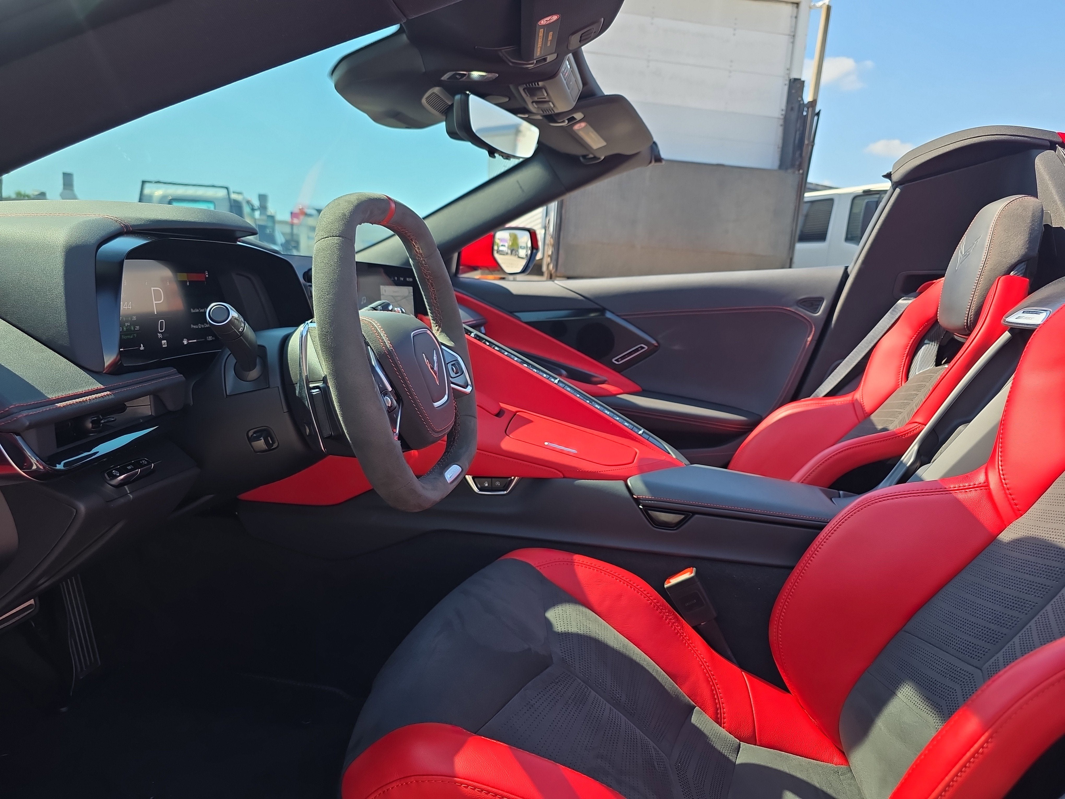 2025 Chevrolet Corvette E-Ray 2LZ