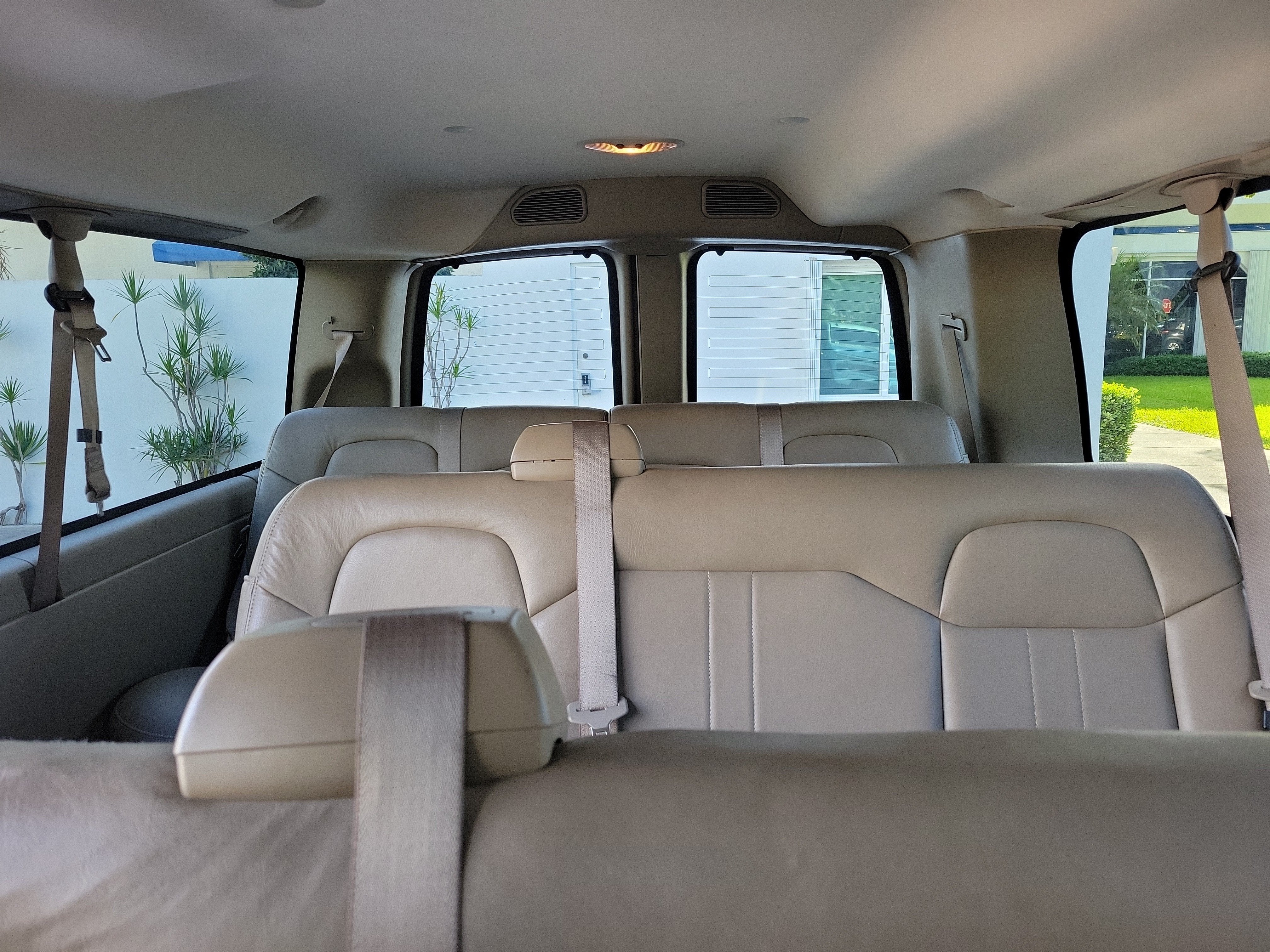2014 Chevrolet Express Passenger 2500 LS