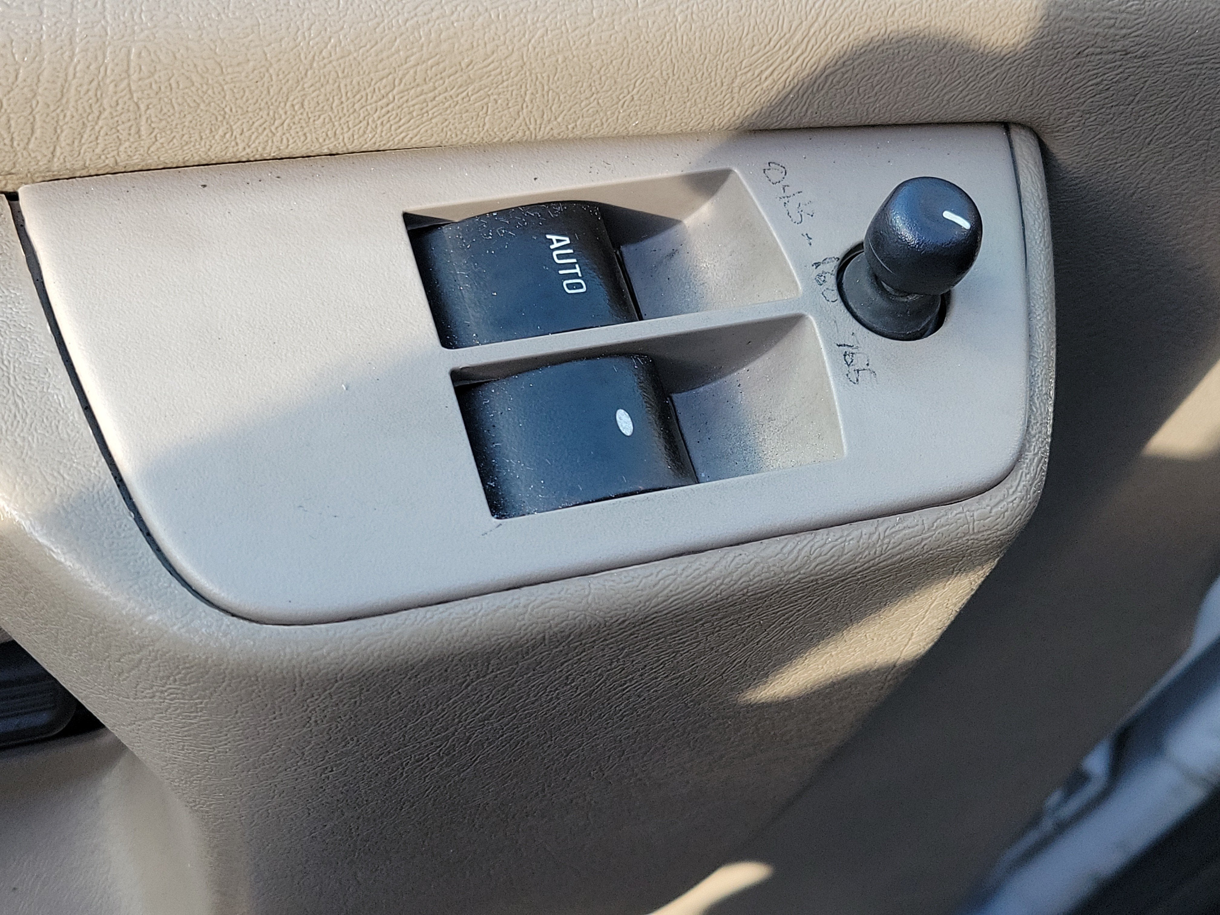 2014 Chevrolet Express Passenger 2500 LS