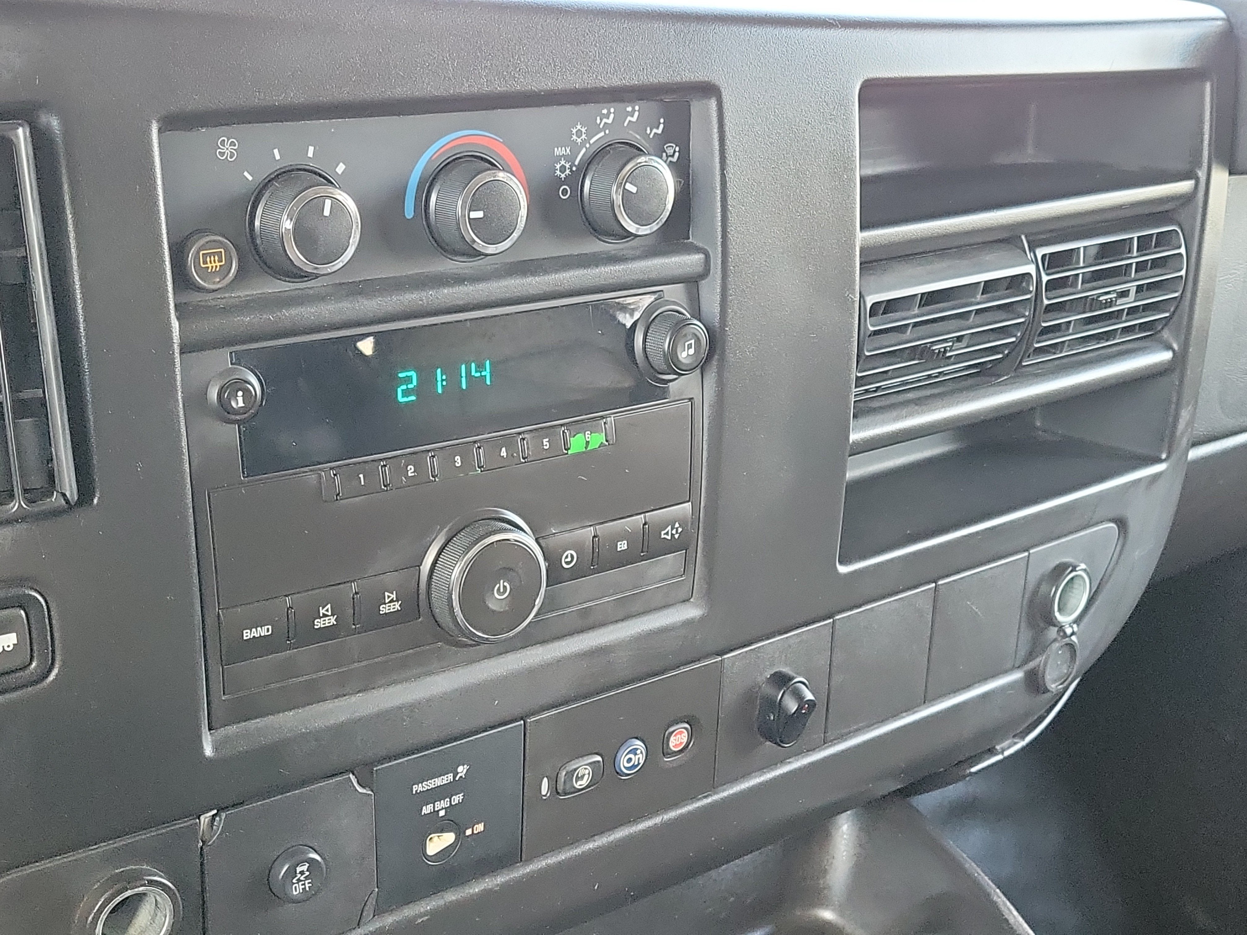 2014 Chevrolet Express Passenger 2500 LS