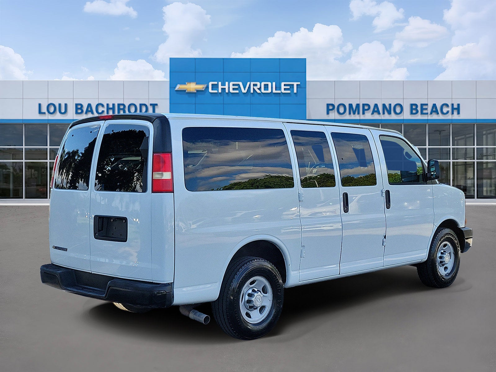 2014 Chevrolet Express Passenger 2500 LS