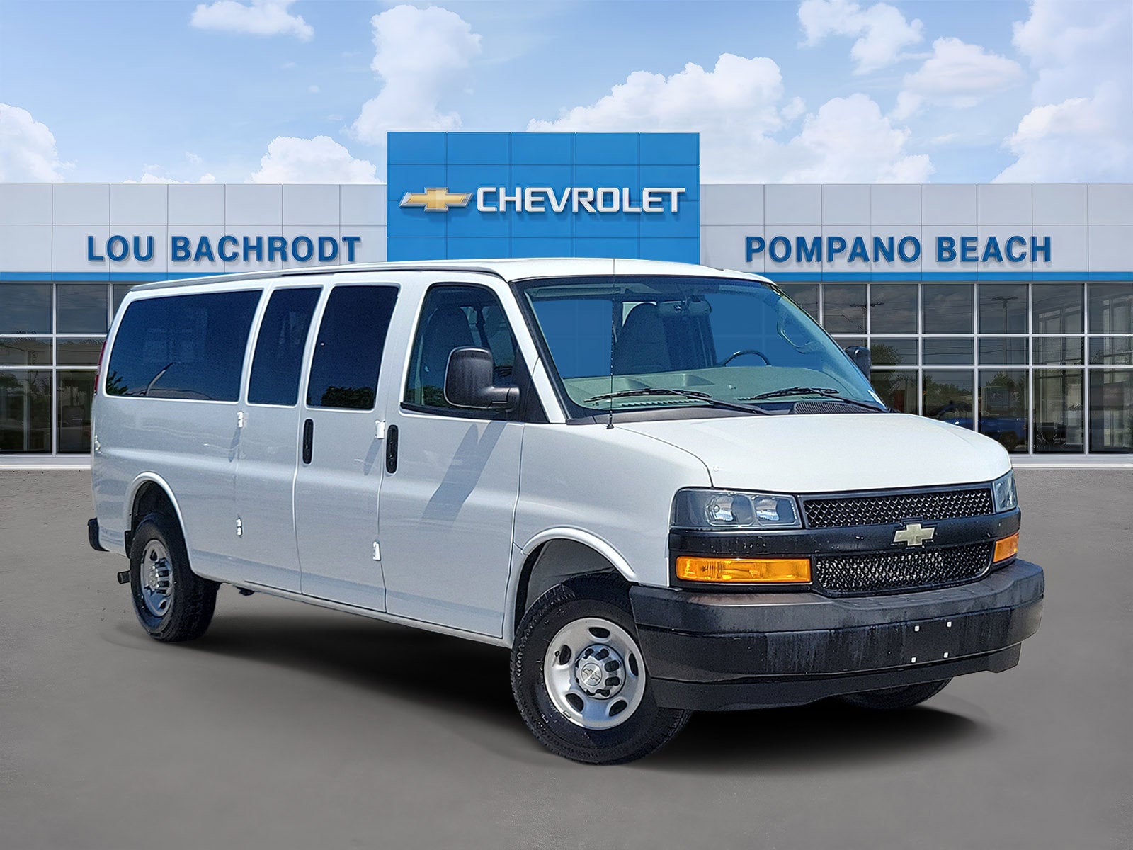 2023 Chevrolet Express Passenger 3500 1LS