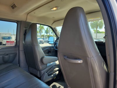 2023 Chevrolet Express Passenger 3500 1LS