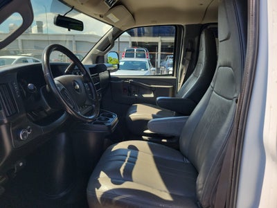 2023 Chevrolet Express Passenger 3500 1LS
