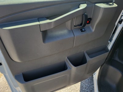 2023 Chevrolet Express Passenger 3500 1LS