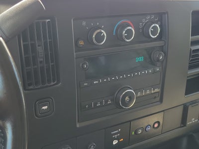 2023 Chevrolet Express Passenger 3500 1LS