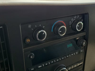 2023 Chevrolet Express Passenger 3500 1LS