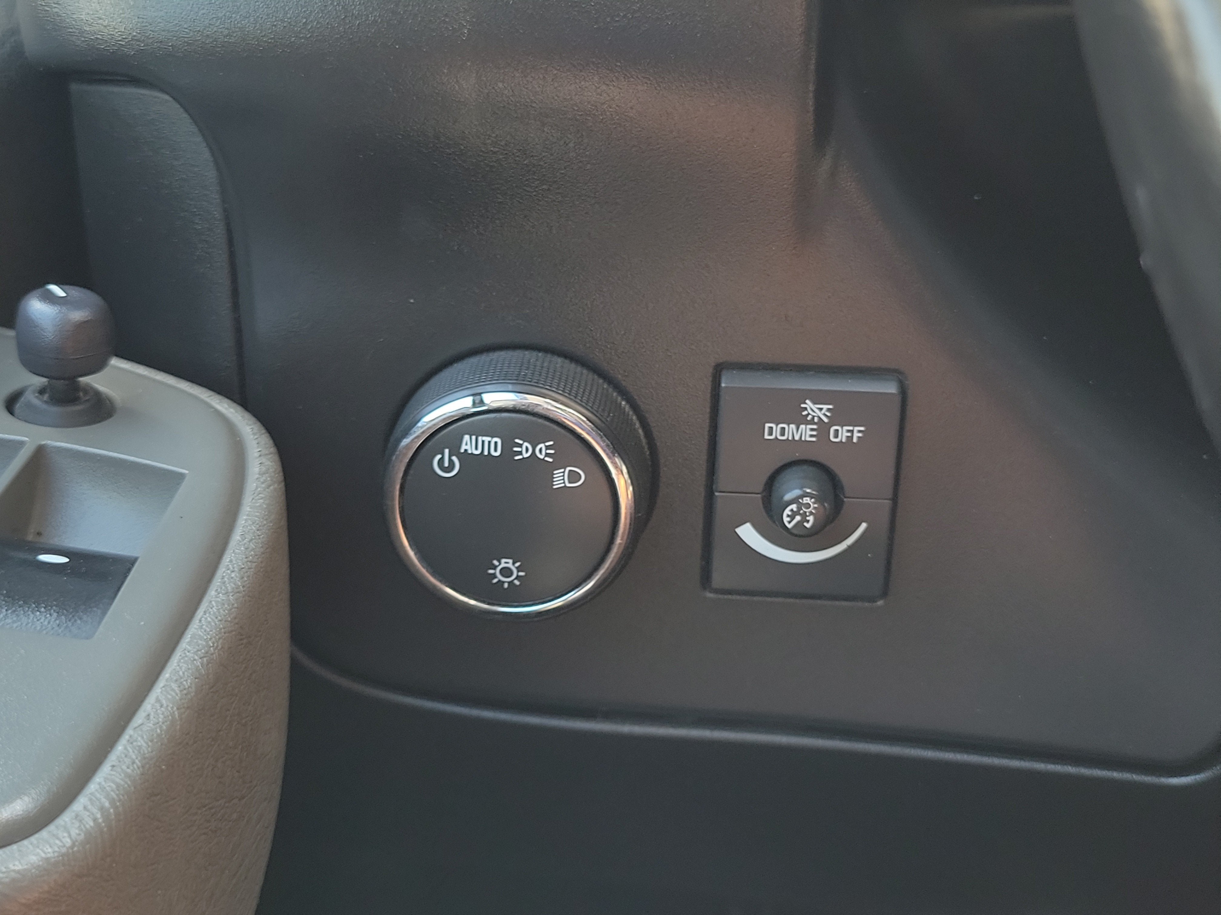 2023 Chevrolet Express Passenger 3500 1LS