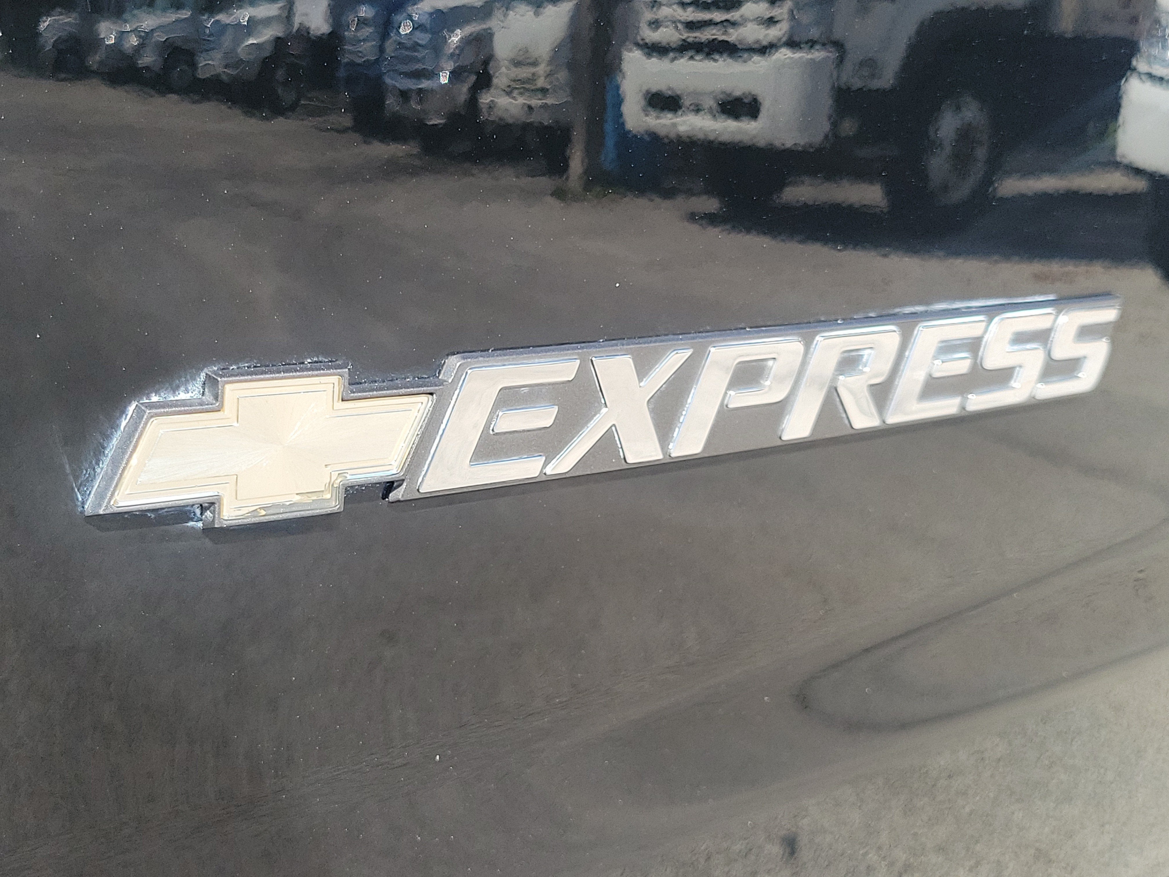 2018 Chevrolet Express Passenger 3500 LT
