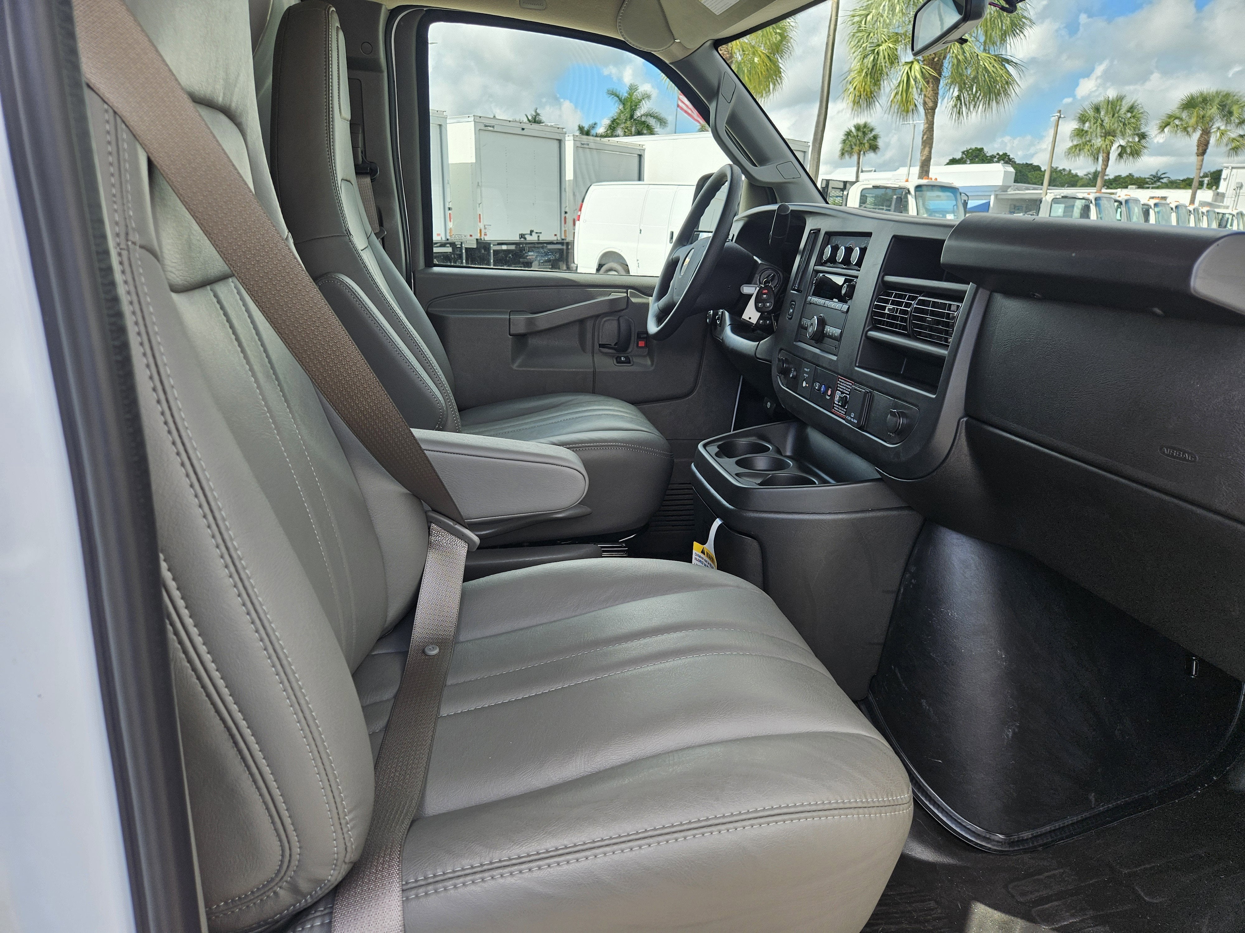 2025 Chevrolet Express Cargo 2500 WT