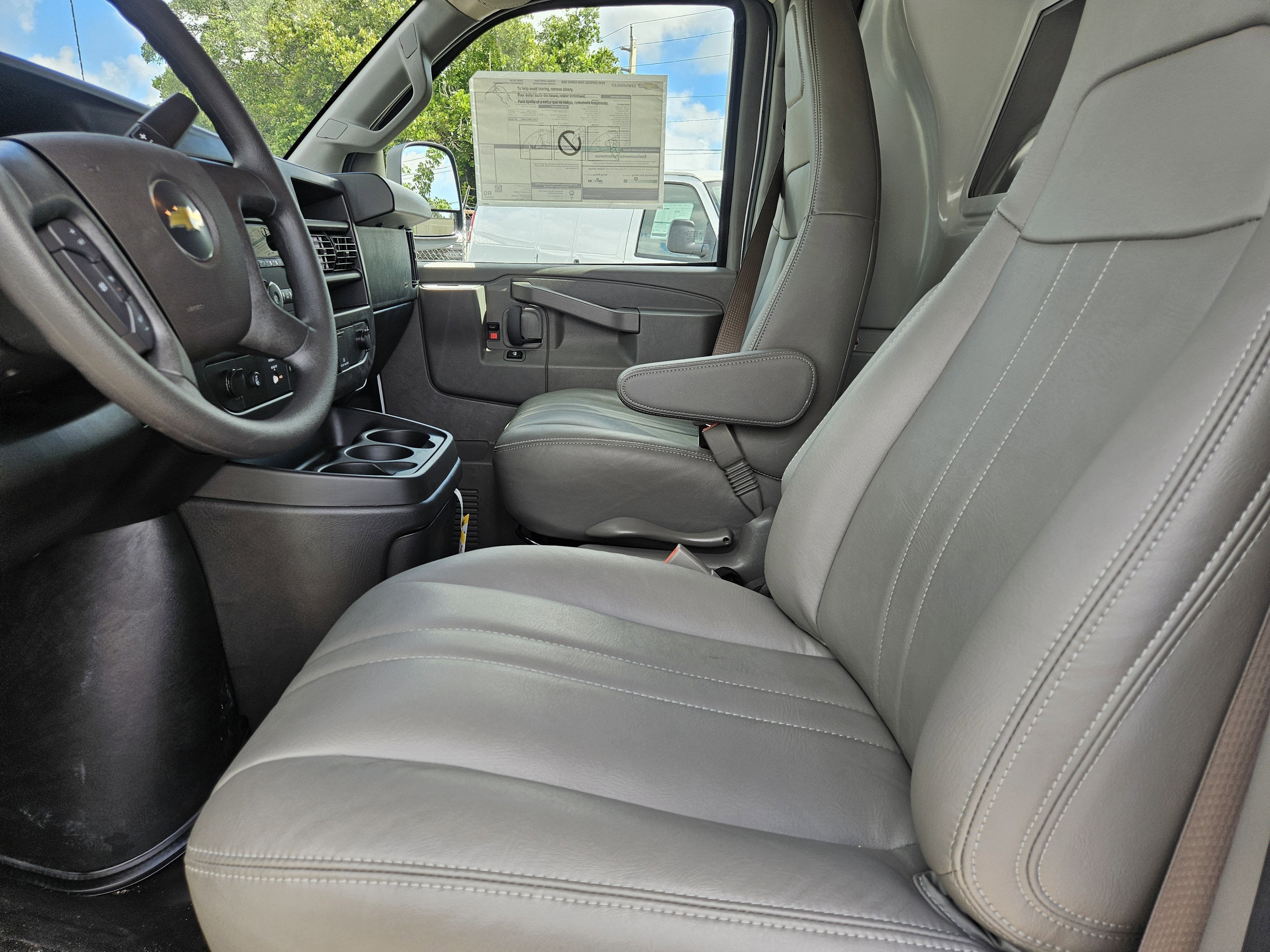 2025 Chevrolet Express Cargo 2500 WT