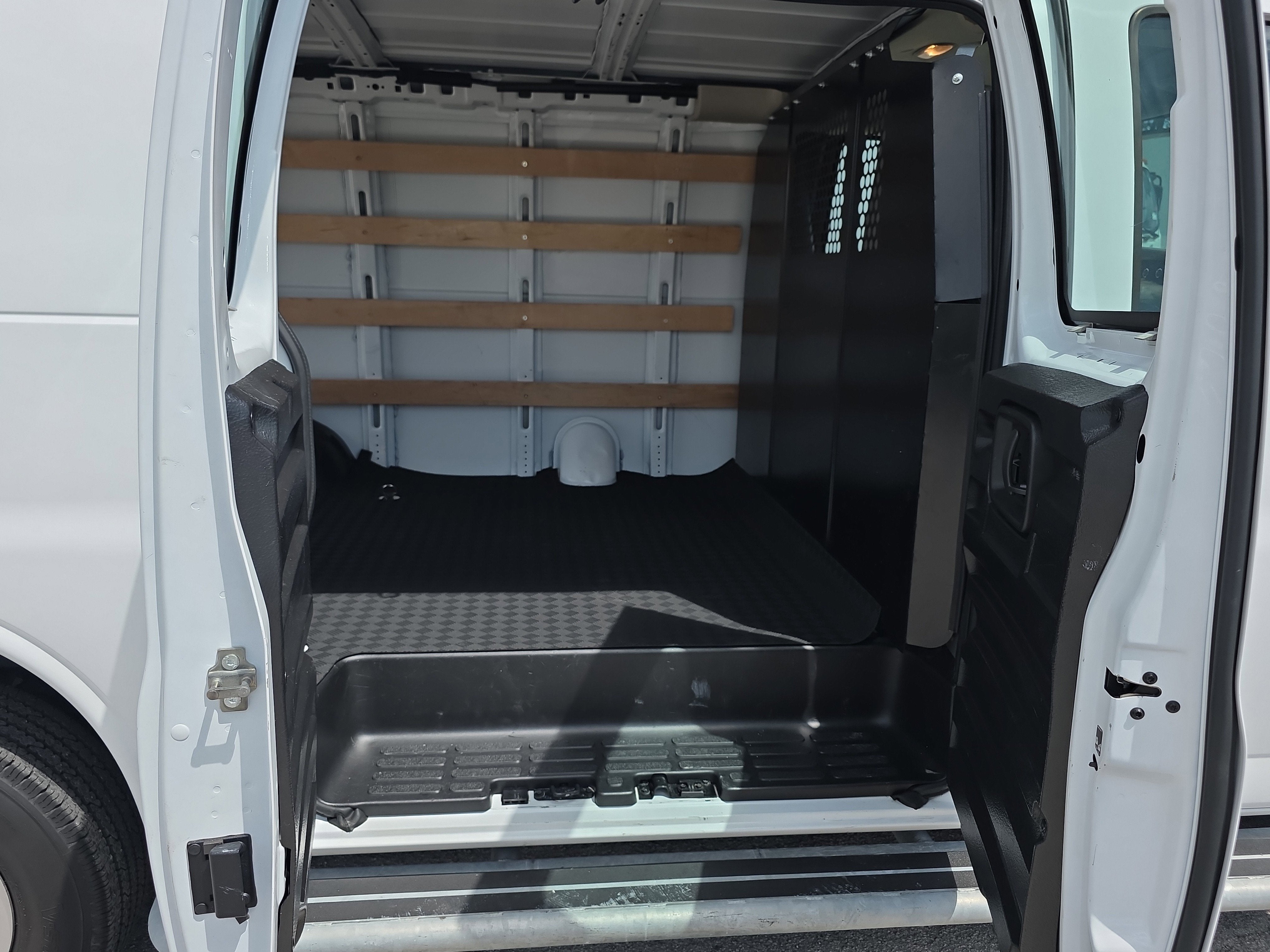 2024 Chevrolet Express Cargo 2500 WT