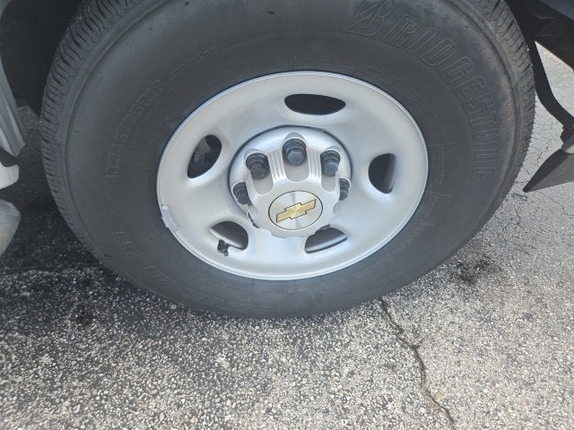 2025 Chevrolet Express Cargo WT