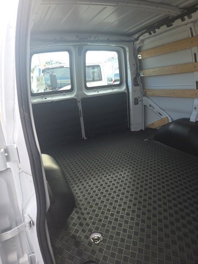 2025 Chevrolet Express Cargo WT