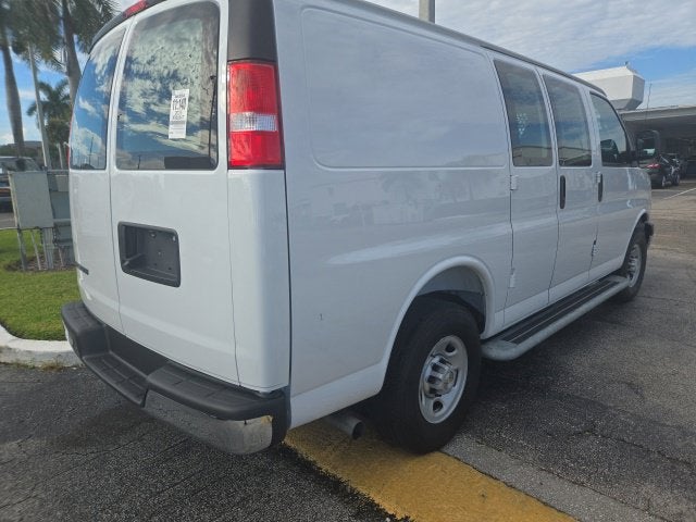 2025 Chevrolet Express Cargo WT