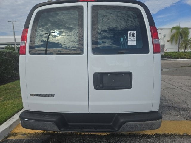 2025 Chevrolet Express Cargo WT
