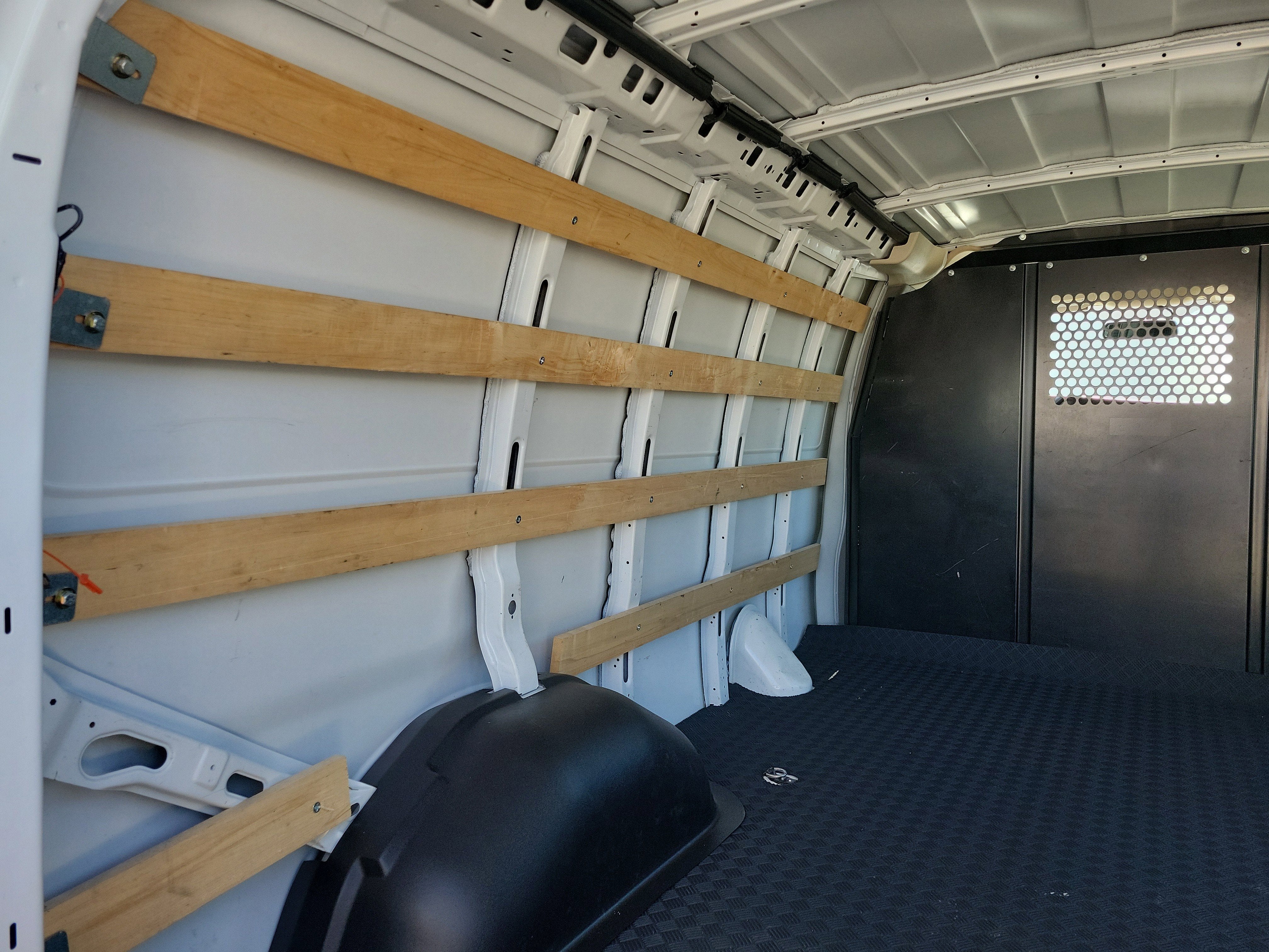 2024 Chevrolet Express Cargo 2500 WT