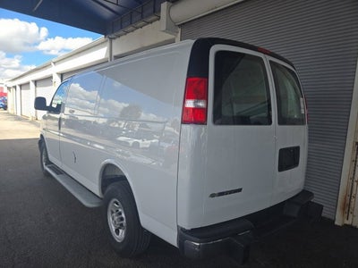 2025 Chevrolet Express Cargo WT