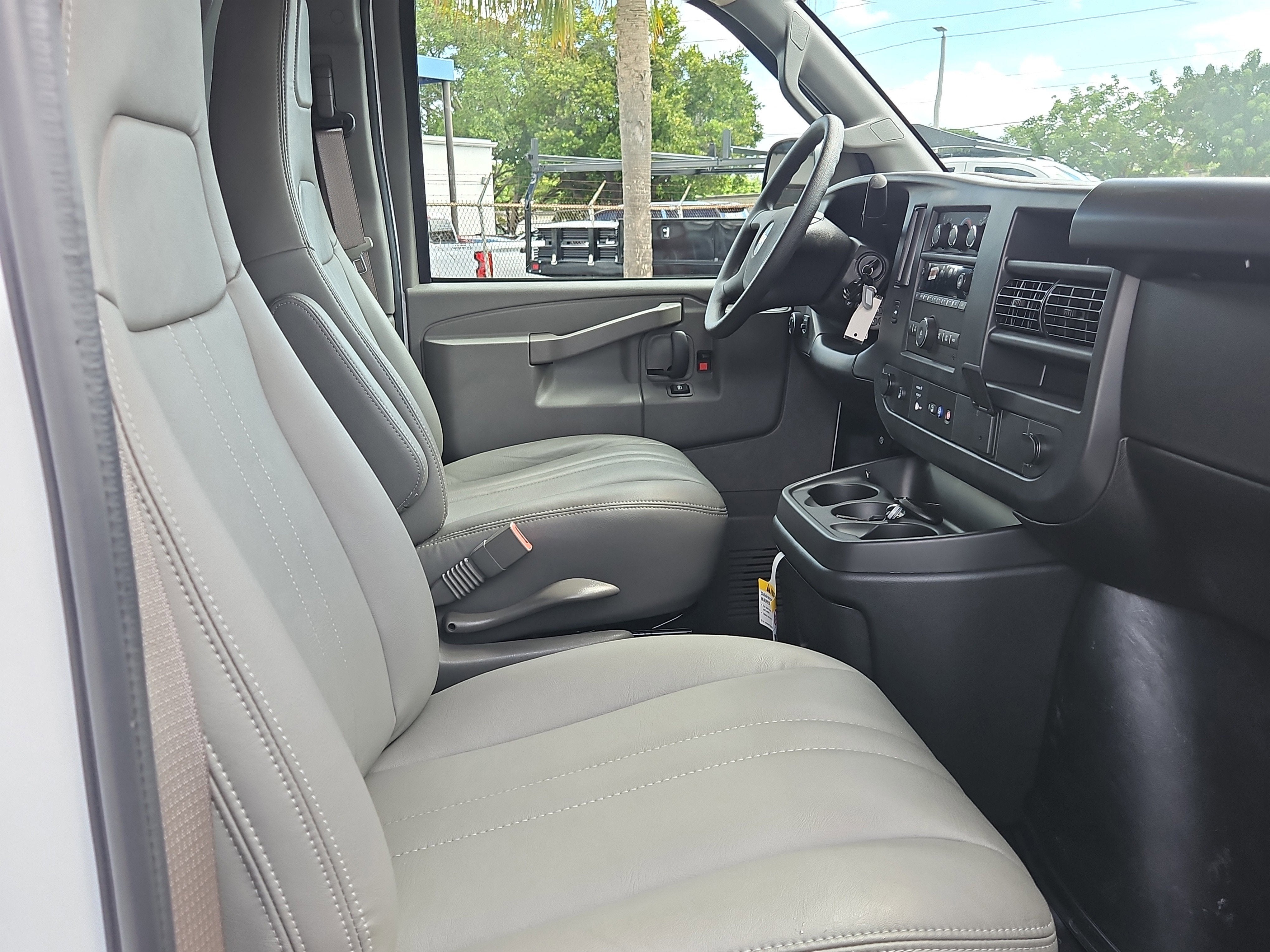 2025 Chevrolet Express Cargo 2500 WT