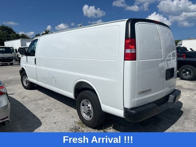 2025 Chevrolet Express Cargo WT