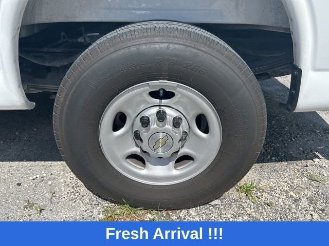 2025 Chevrolet Express Cargo WT