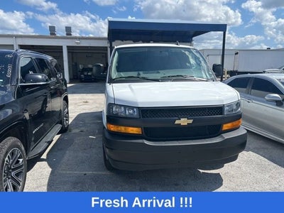 2025 Chevrolet Express Cargo WT