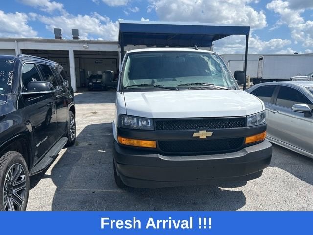 2025 Chevrolet Express Cargo WT