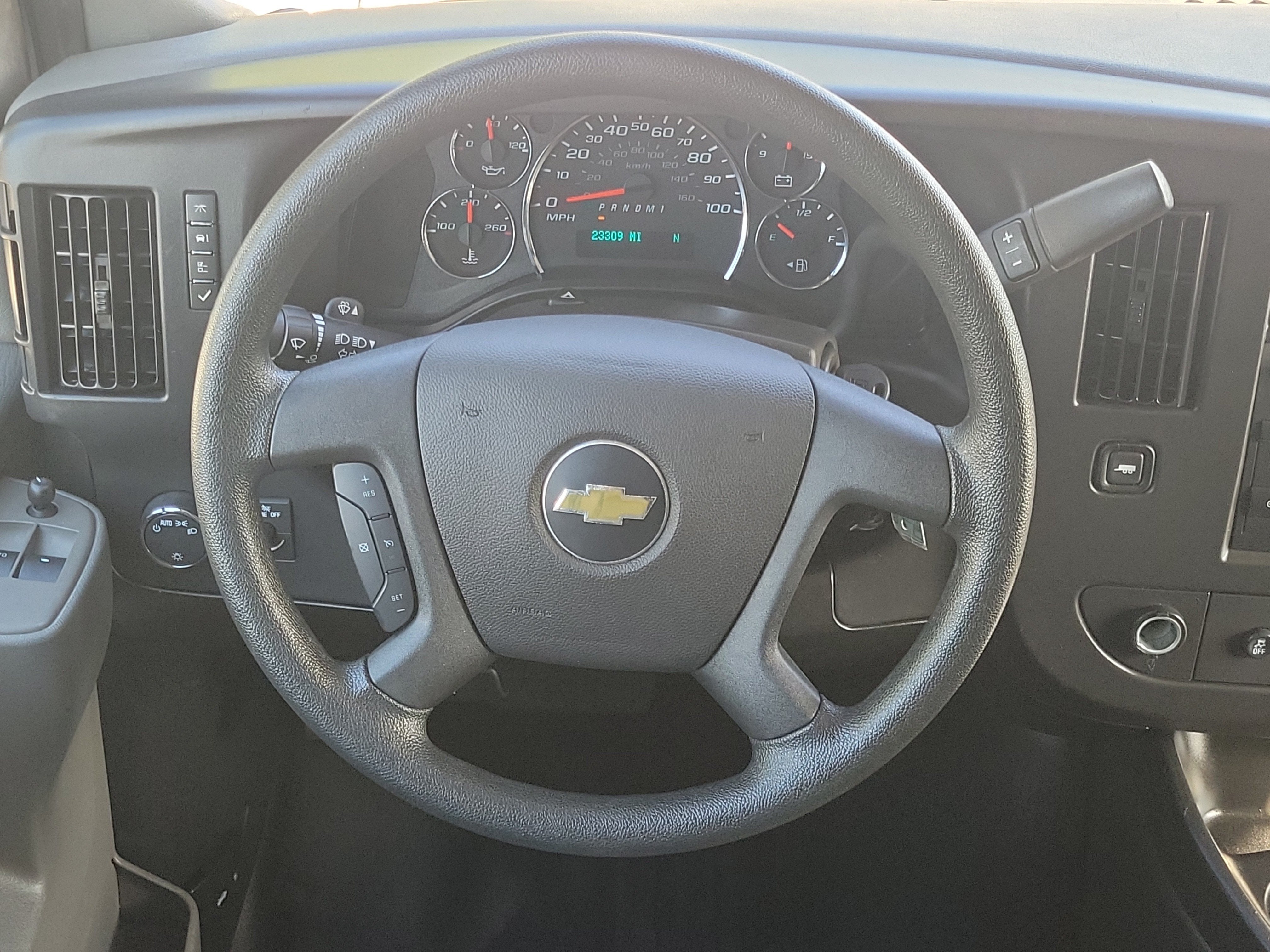 2025 Chevrolet Express Cargo WT
