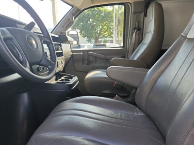 2025 Chevrolet Express Cargo WT
