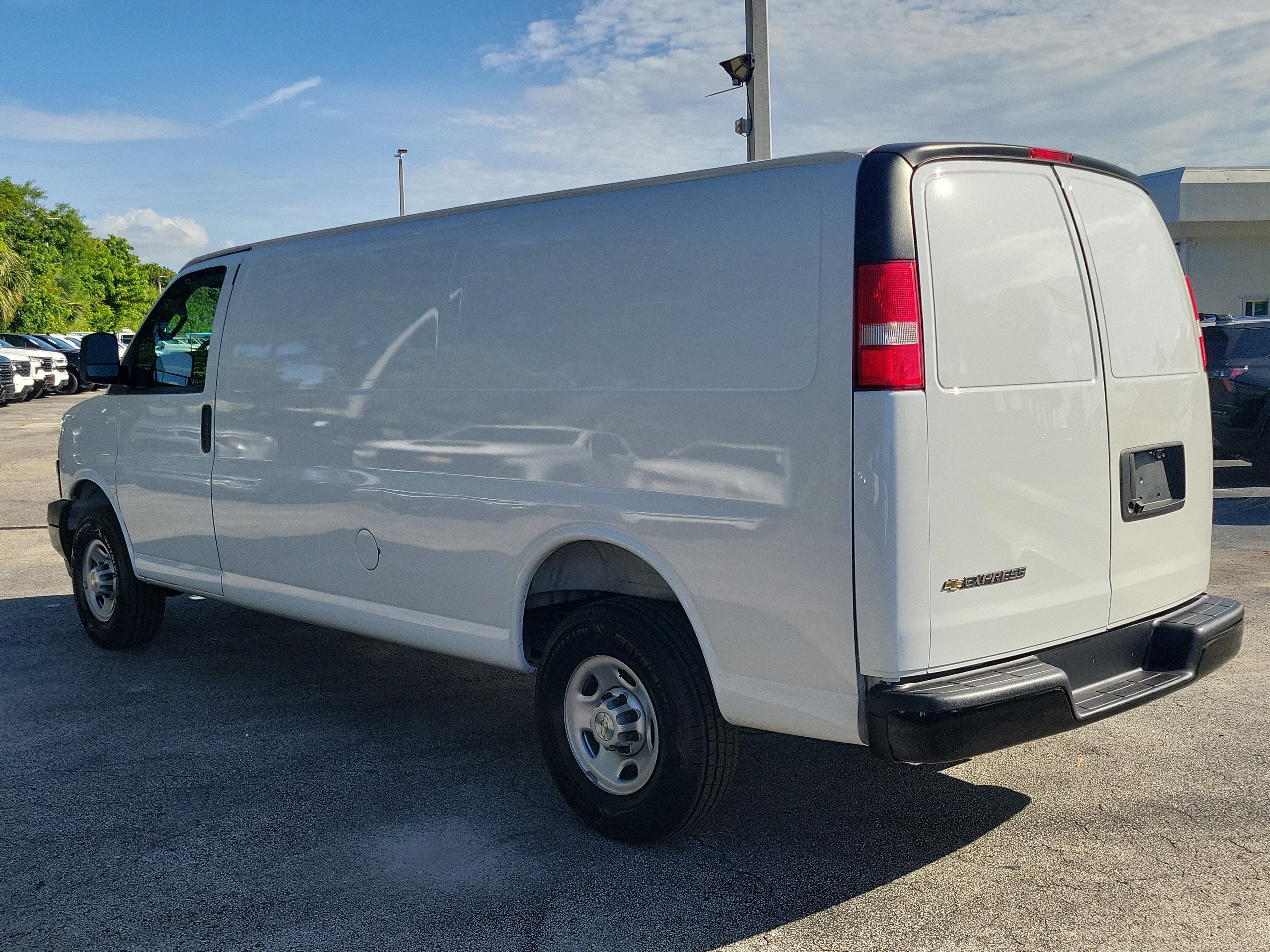 2025 Chevrolet Express Cargo WT