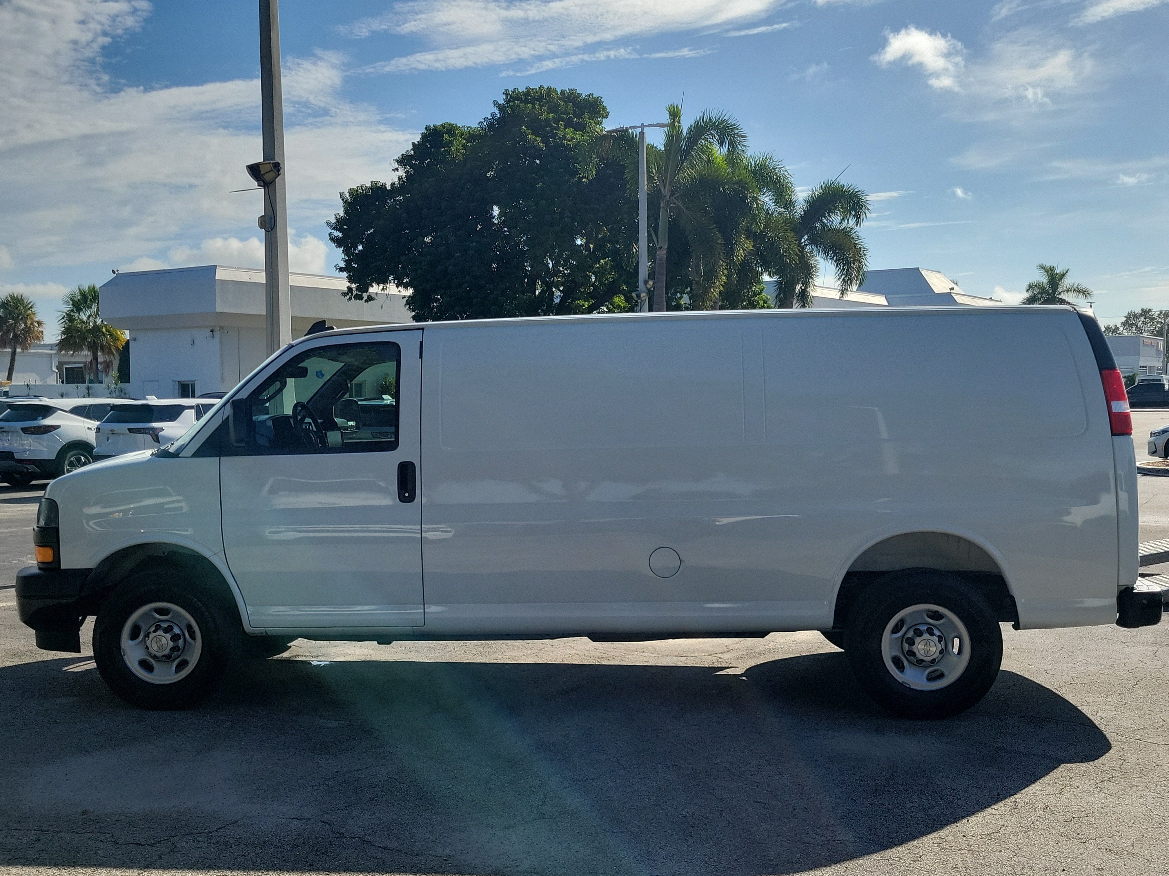 2025 Chevrolet Express Cargo WT