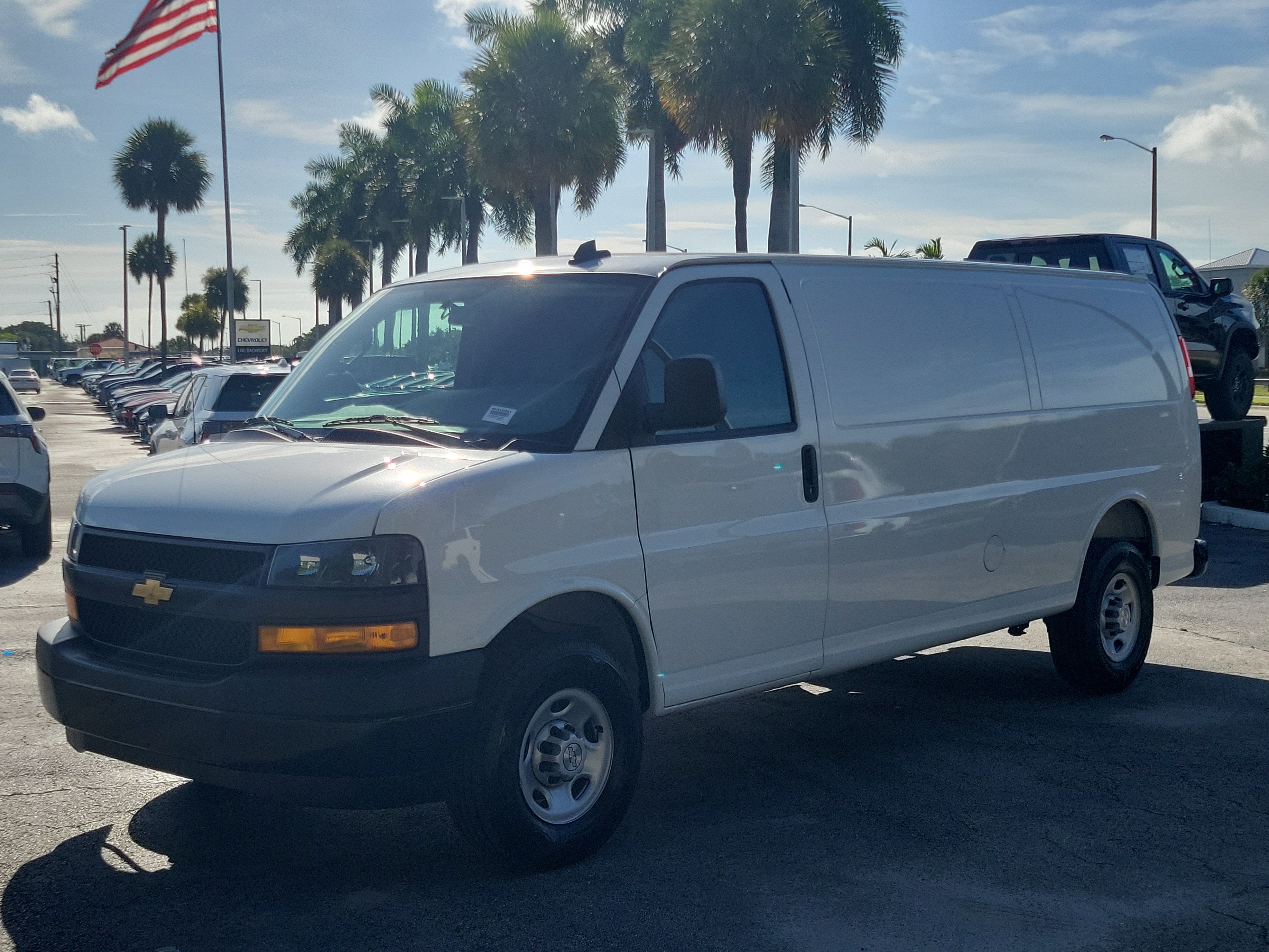 2025 Chevrolet Express Cargo WT
