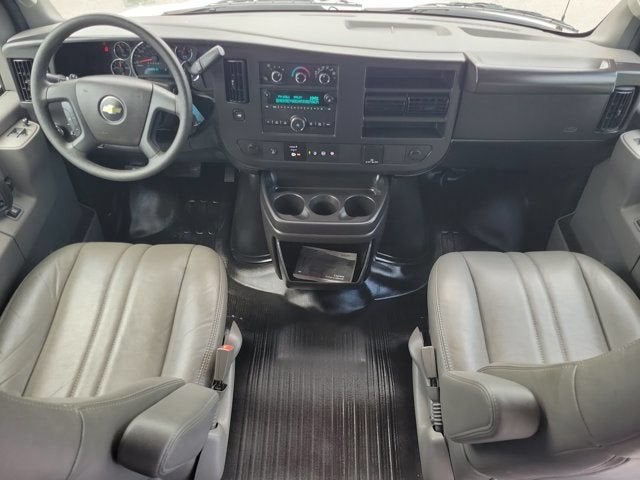 2025 Chevrolet Express Cargo WT