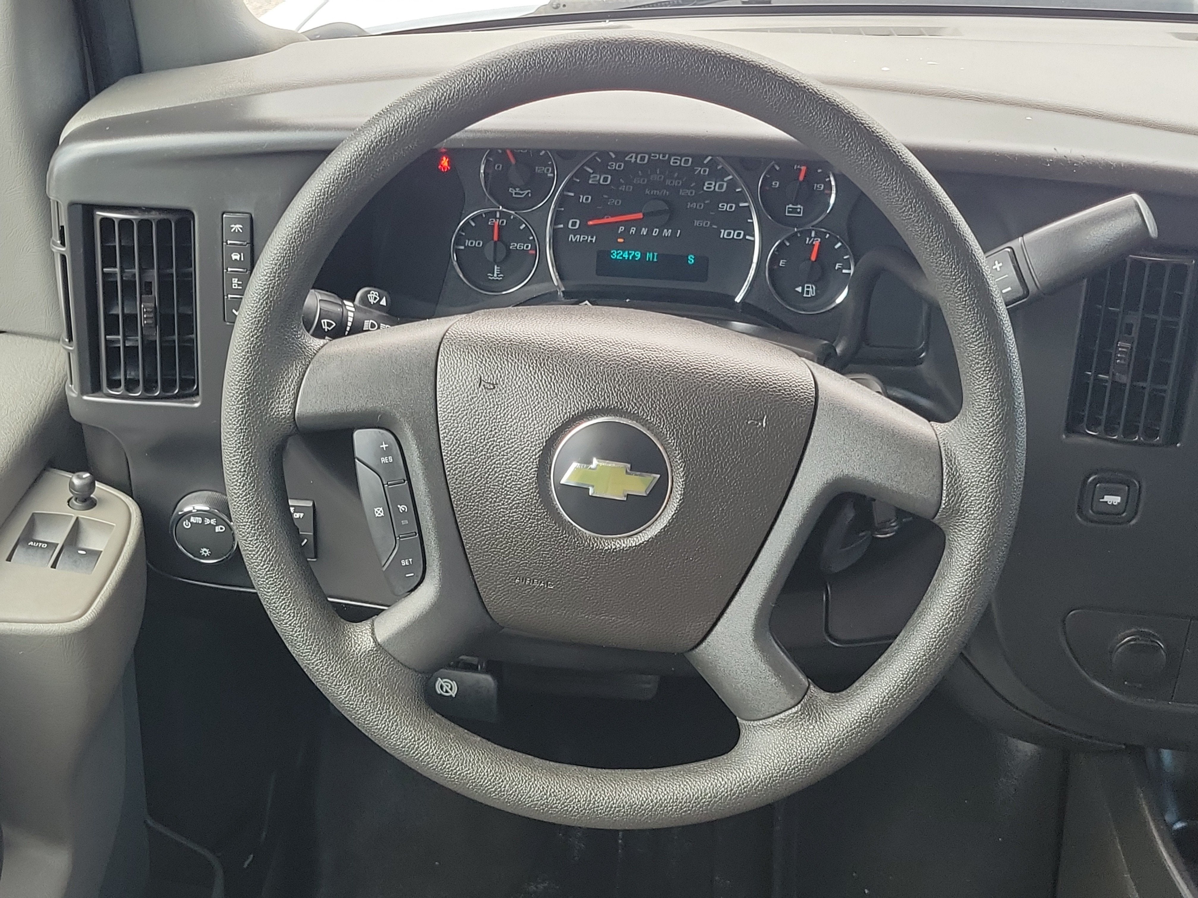 2025 Chevrolet Express Cargo WT
