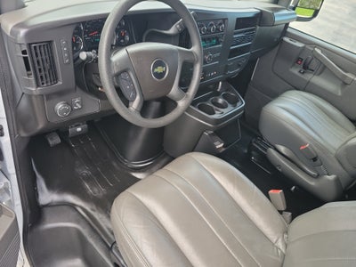 2025 Chevrolet Express Cargo WT