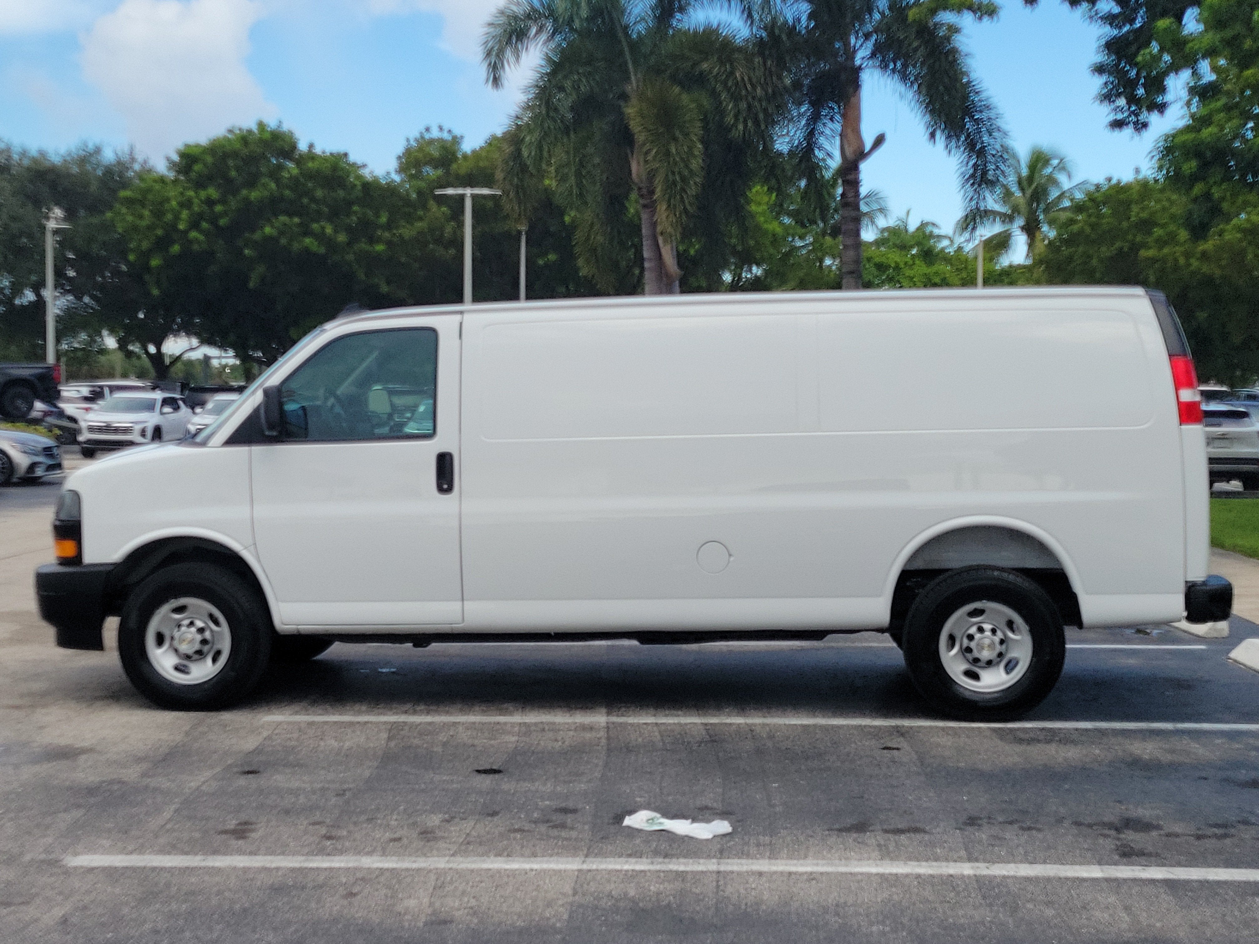 2025 Chevrolet Express Cargo WT
