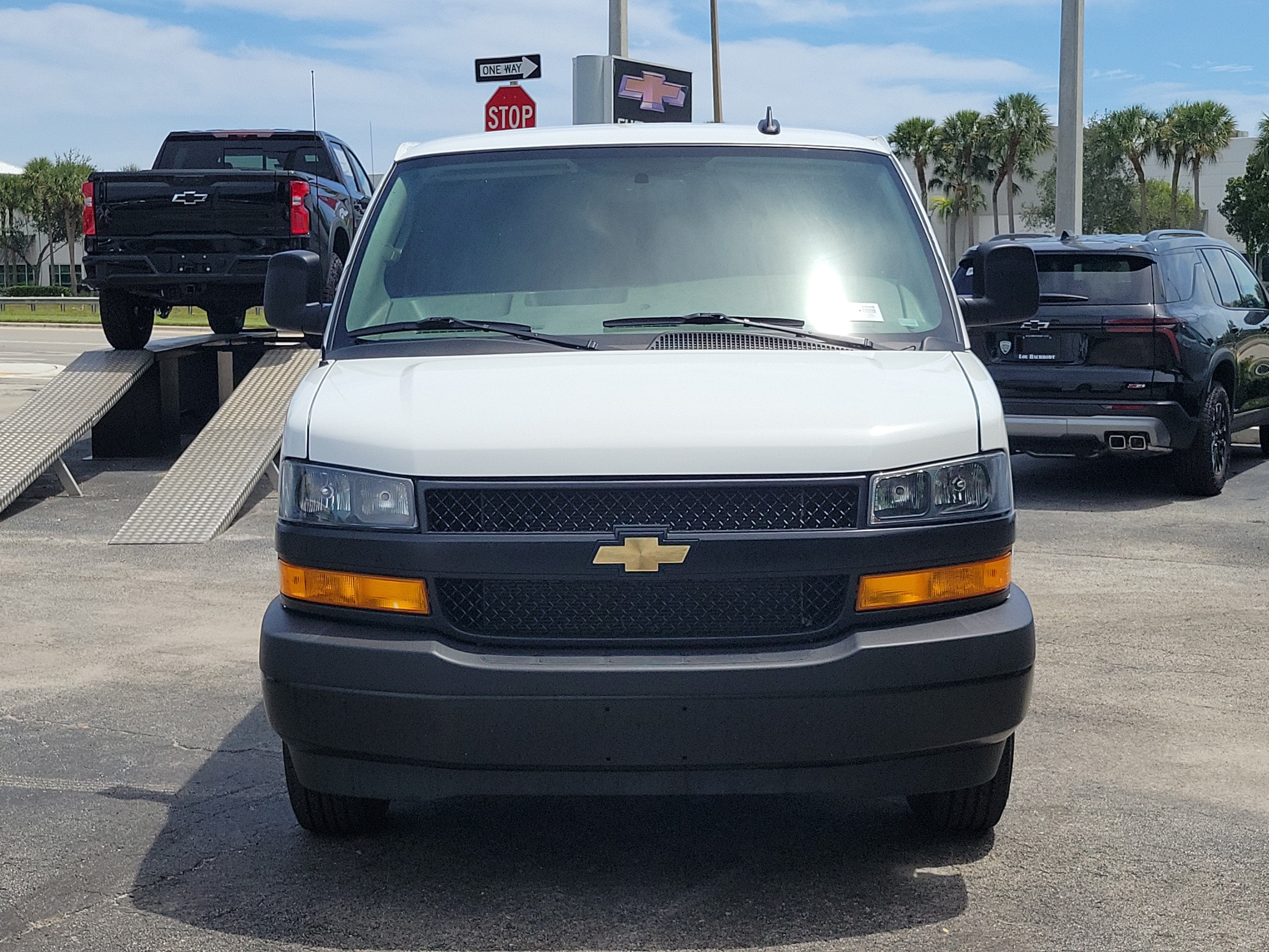2025 Chevrolet Express Cargo WT