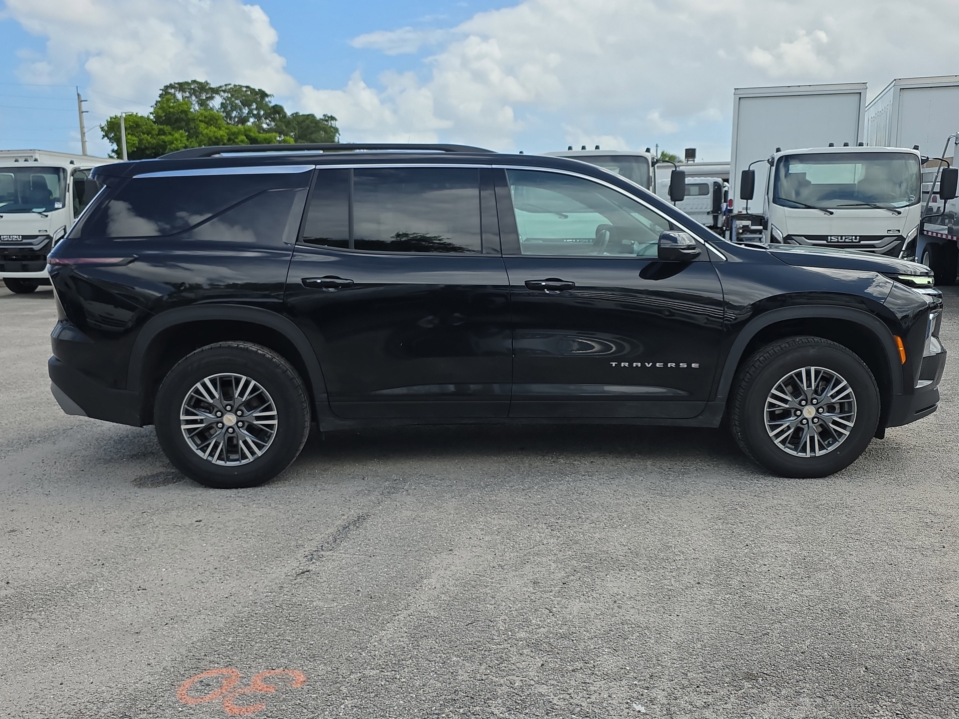 2024 Chevrolet Traverse LT