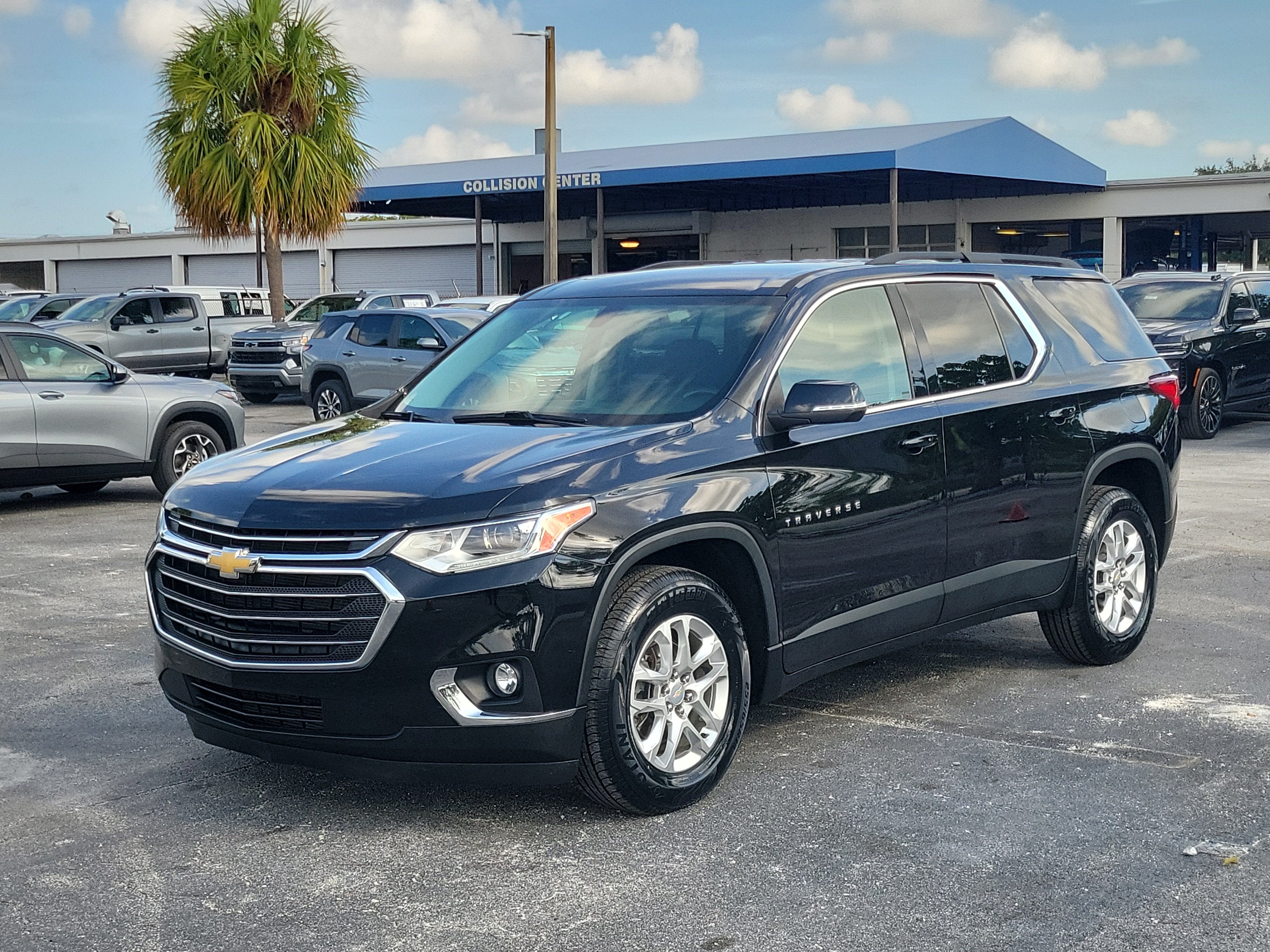 2021 Chevrolet Traverse LT Cloth