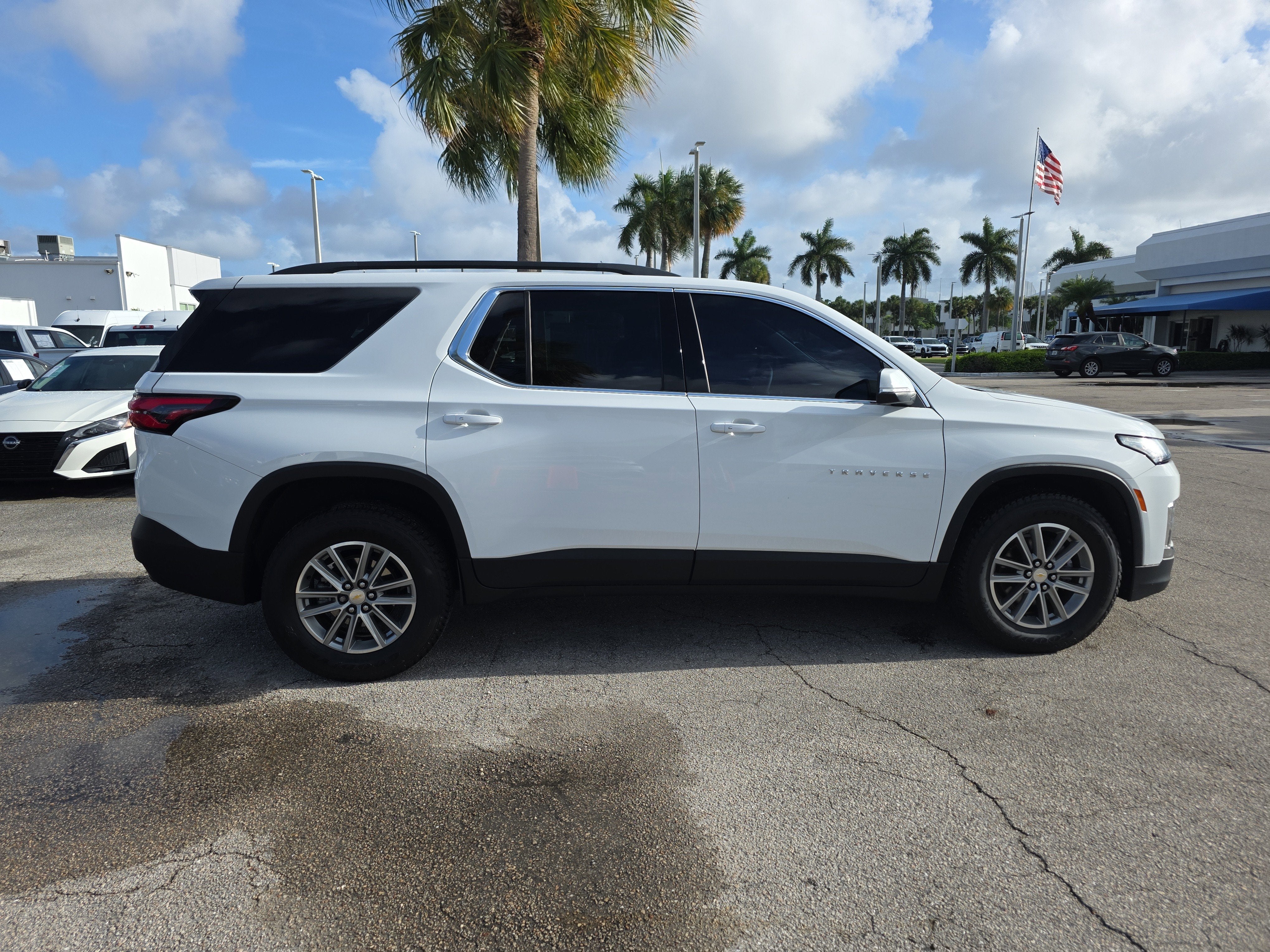 2023 Chevrolet Traverse LT Leather