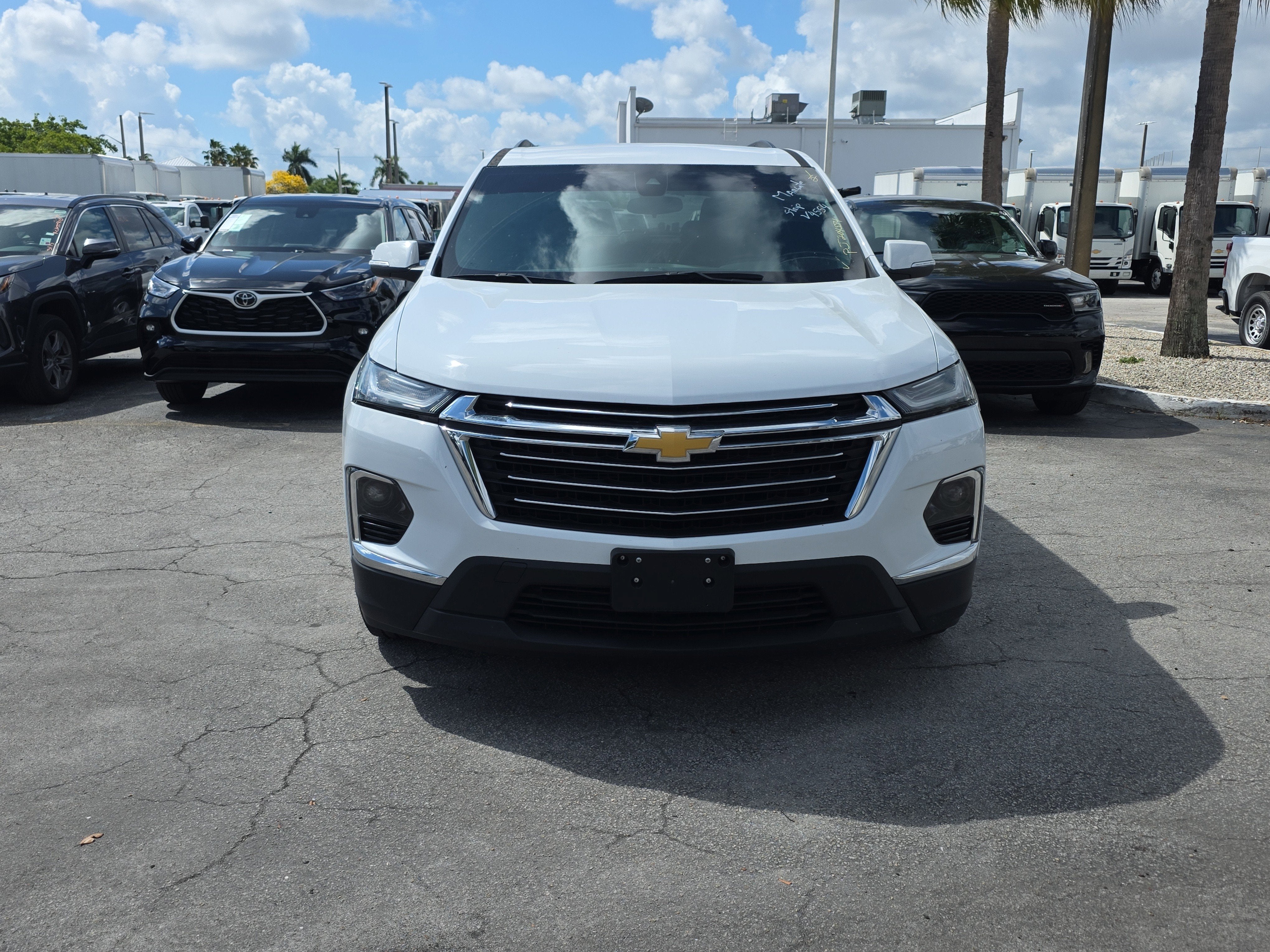 2023 Chevrolet Traverse LT Leather