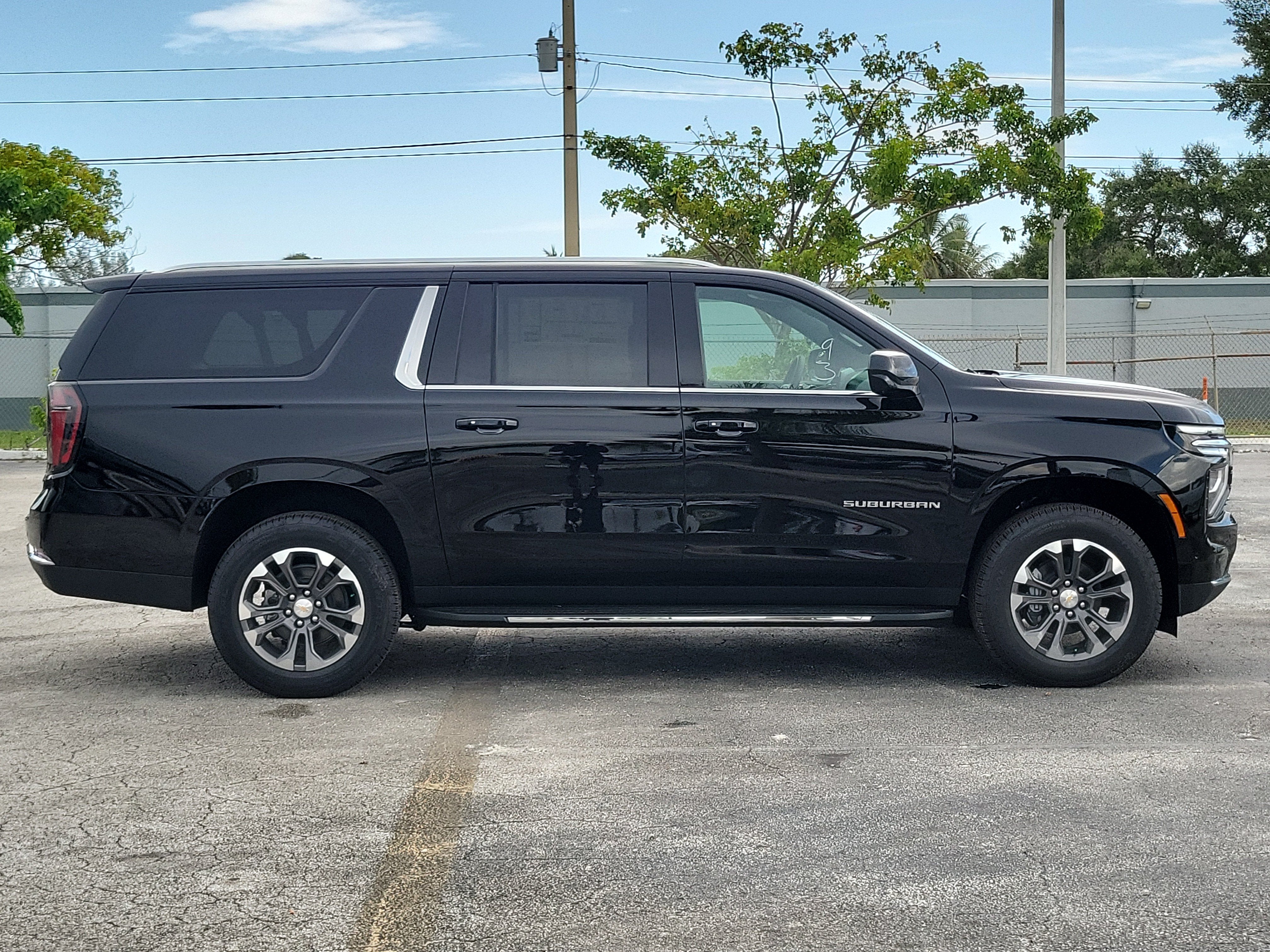 2026 Chevrolet Suburban LS